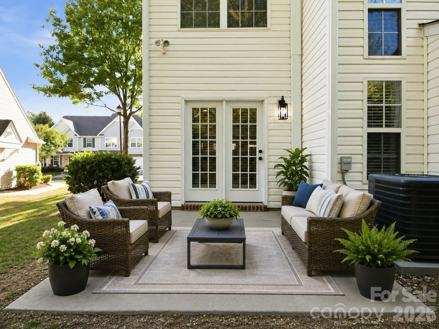 790 Rock Lake Glen Property Photo 9
