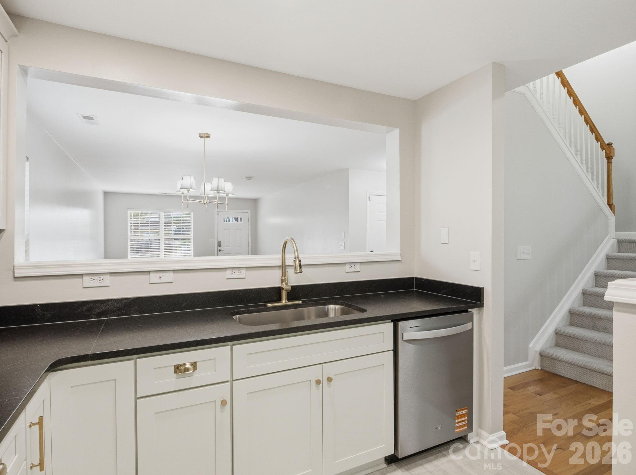 790 Rock Lake Glen Property Photo 13