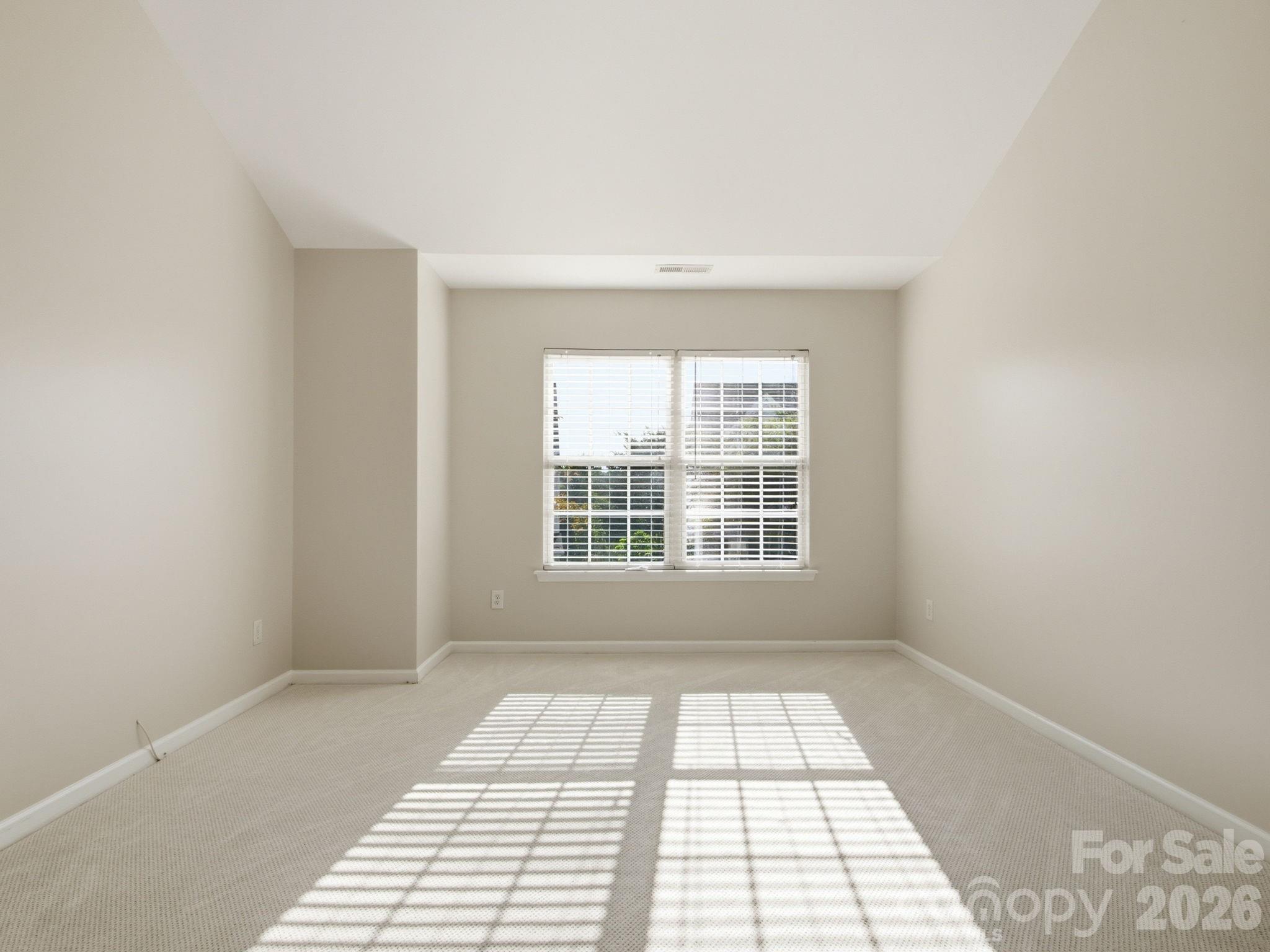 790 Rock Lake Glen Property Photo 25