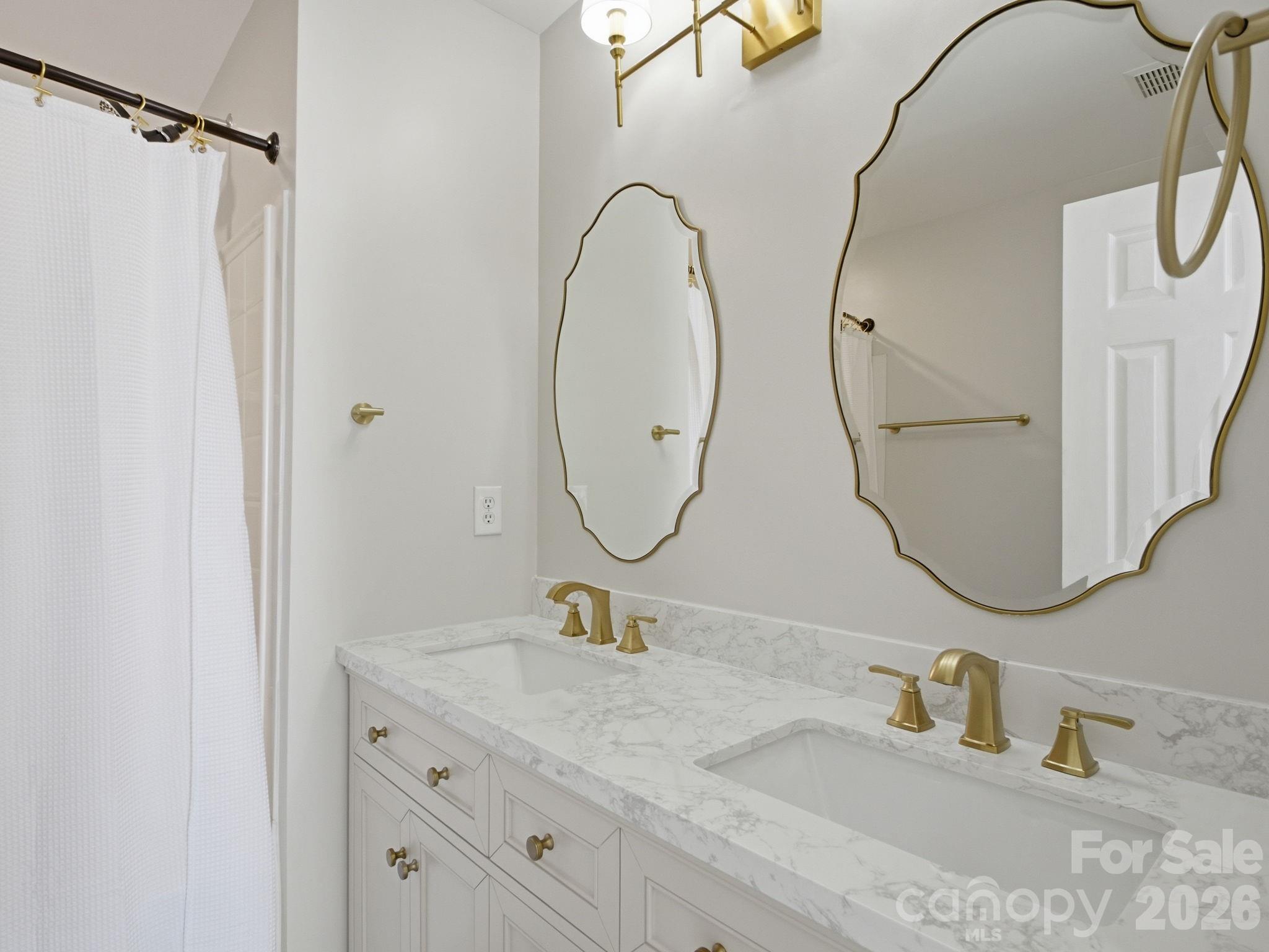 790 Rock Lake Glen Property Photo 27