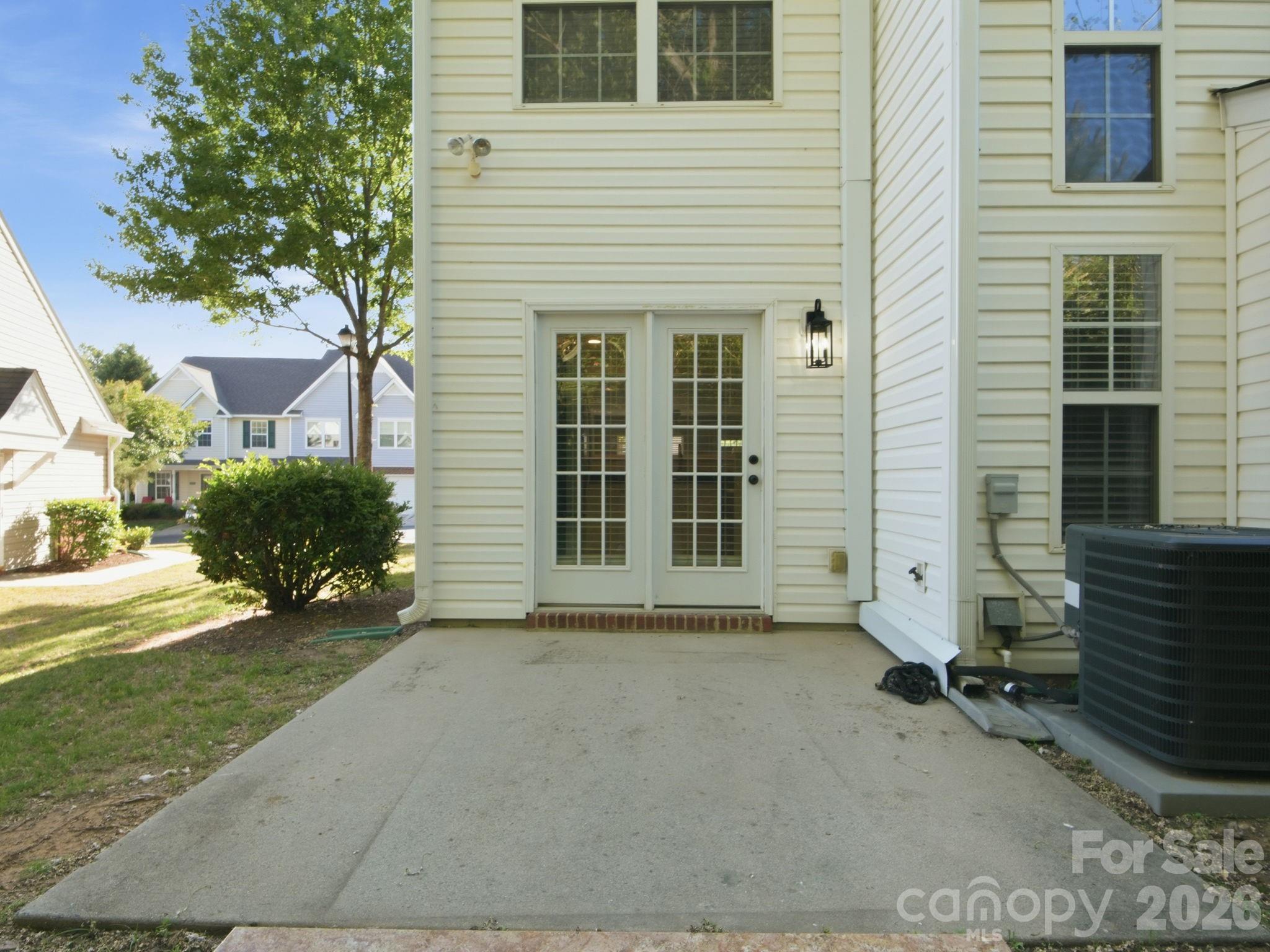 790 Rock Lake Glen Property Photo 33