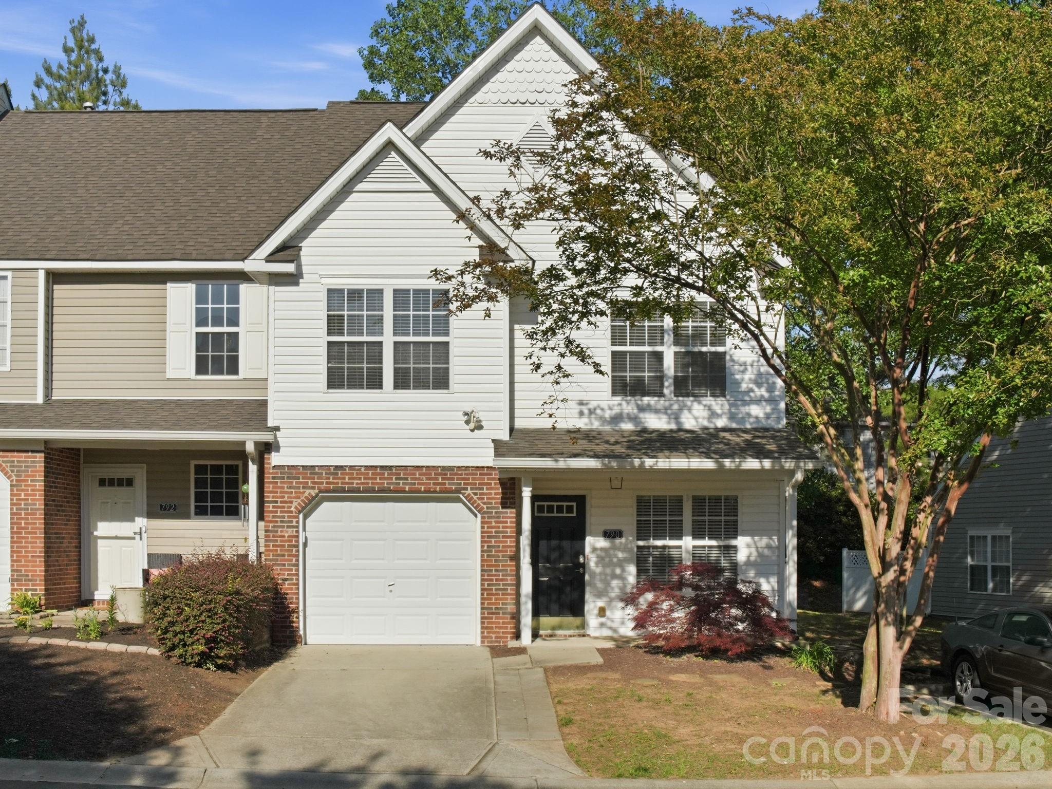 790 Rock Lake Glen Property Photo 35