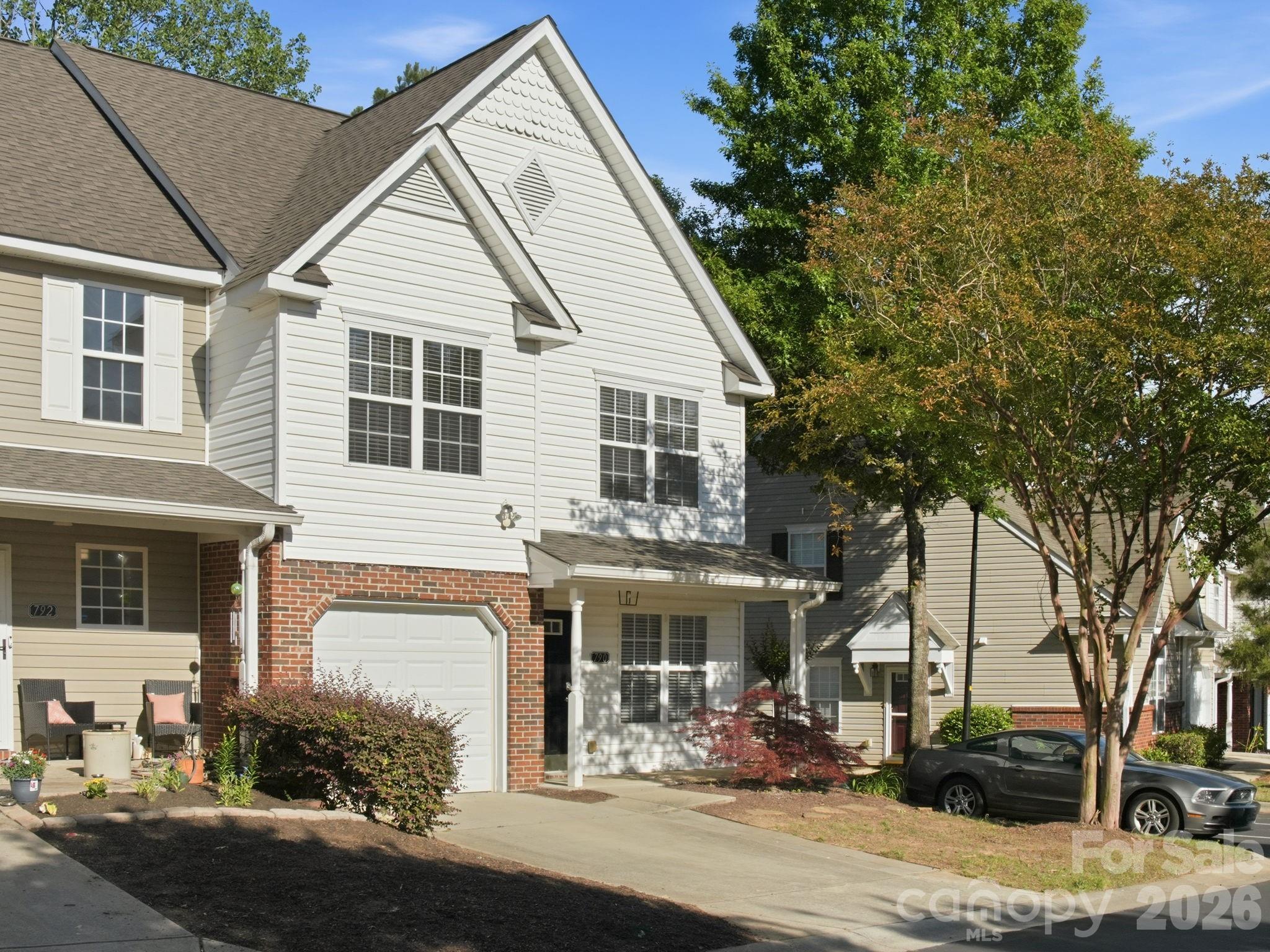 790 Rock Lake Glen Property Photo 37