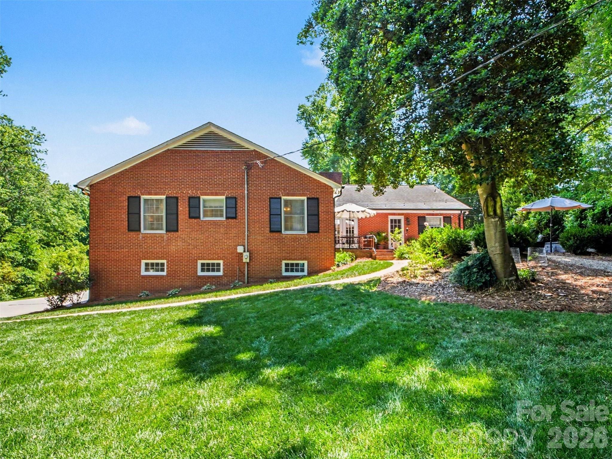 441 Claymont Street Property Photo 2