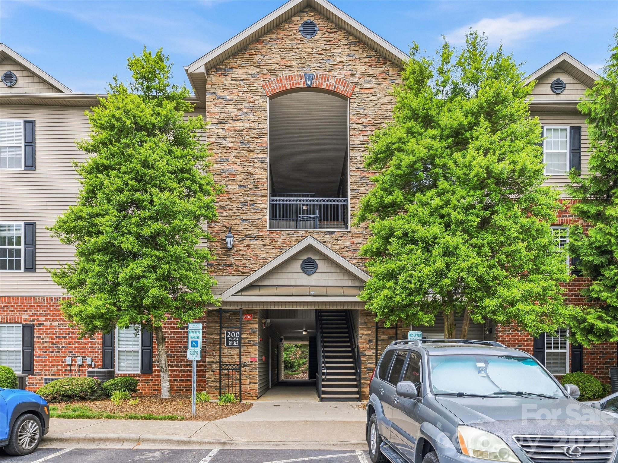 221 Appeldoorn Circle Property Photo 2