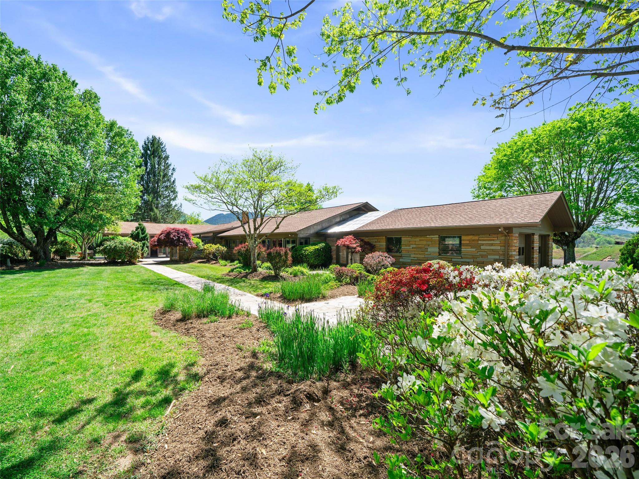 110 Crest View Road Property Photo 3