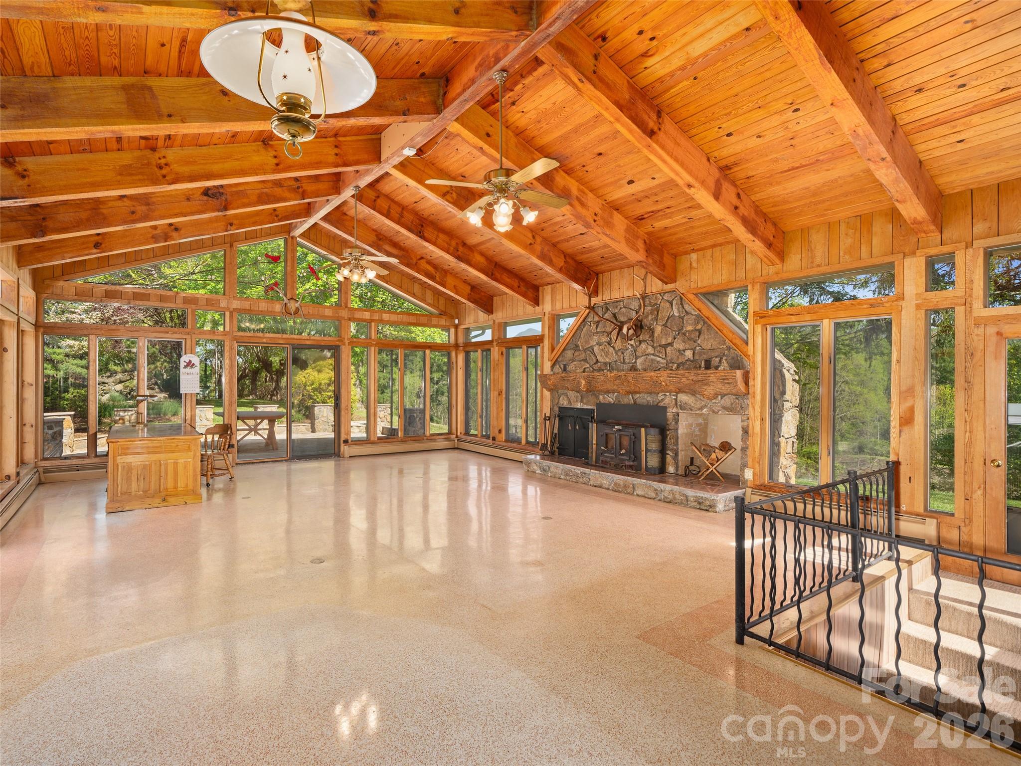 110 Crest View Road Property Photo 5