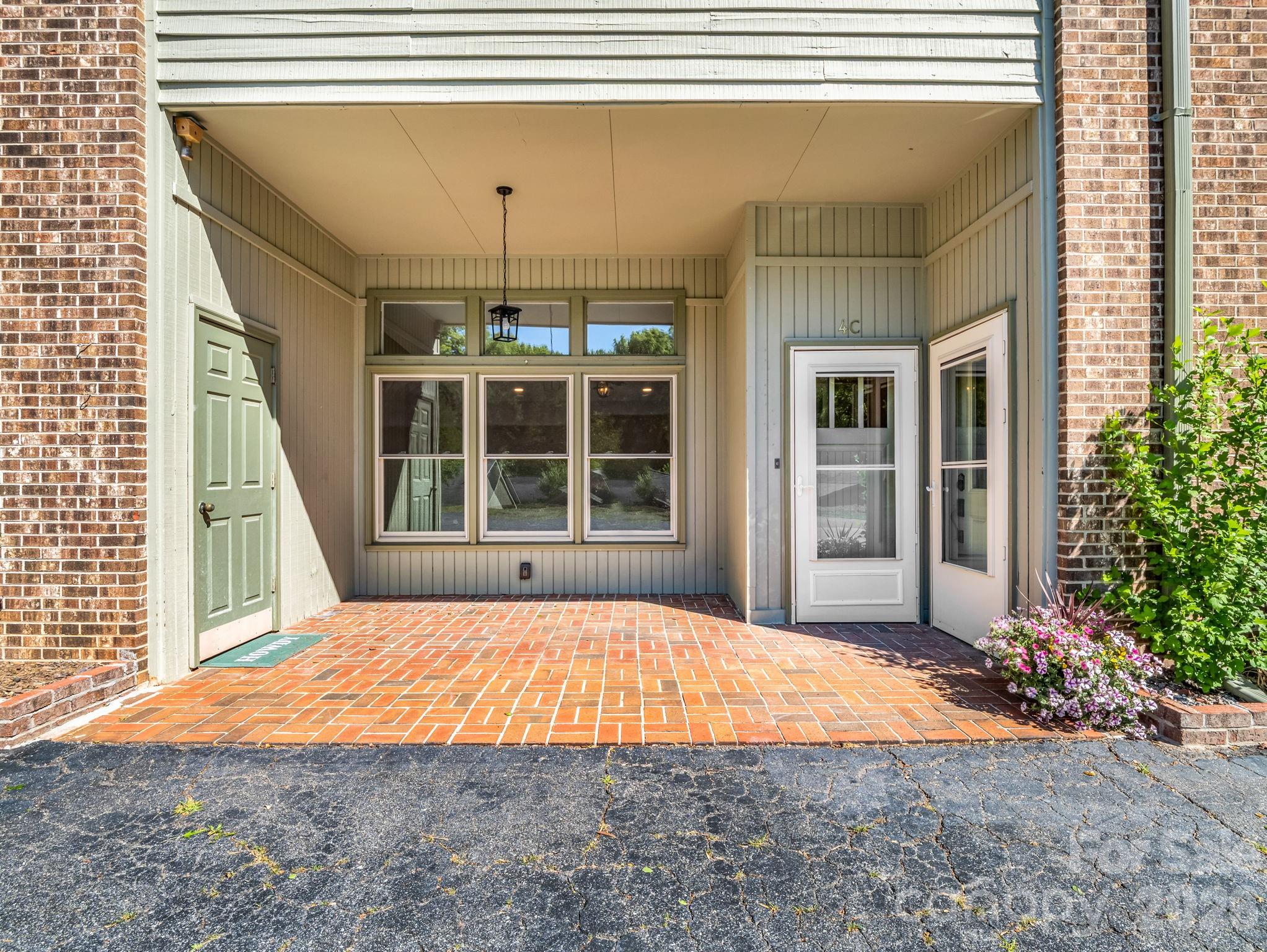 44 Jervey Road 4C Property Photo 1