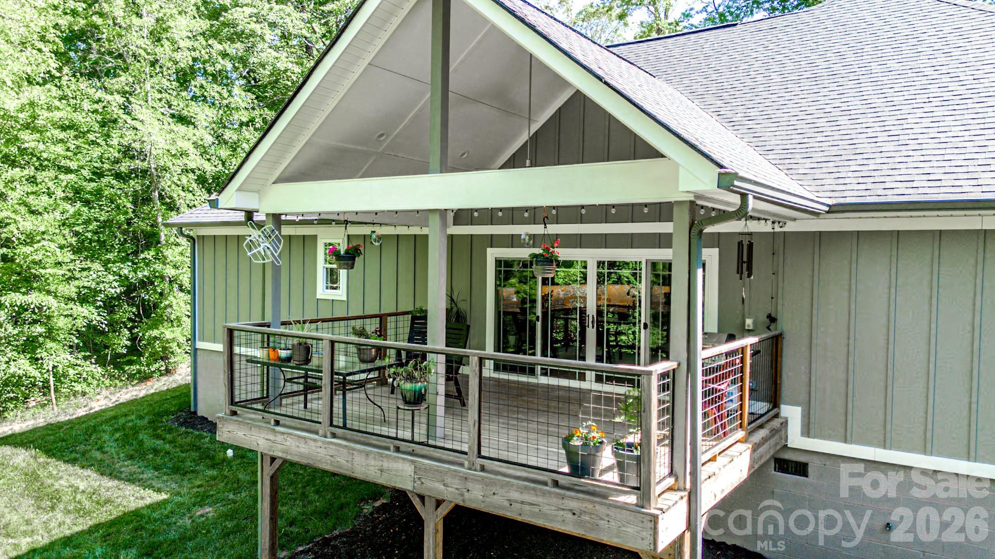 278 Hunters Trace Property Photo 6