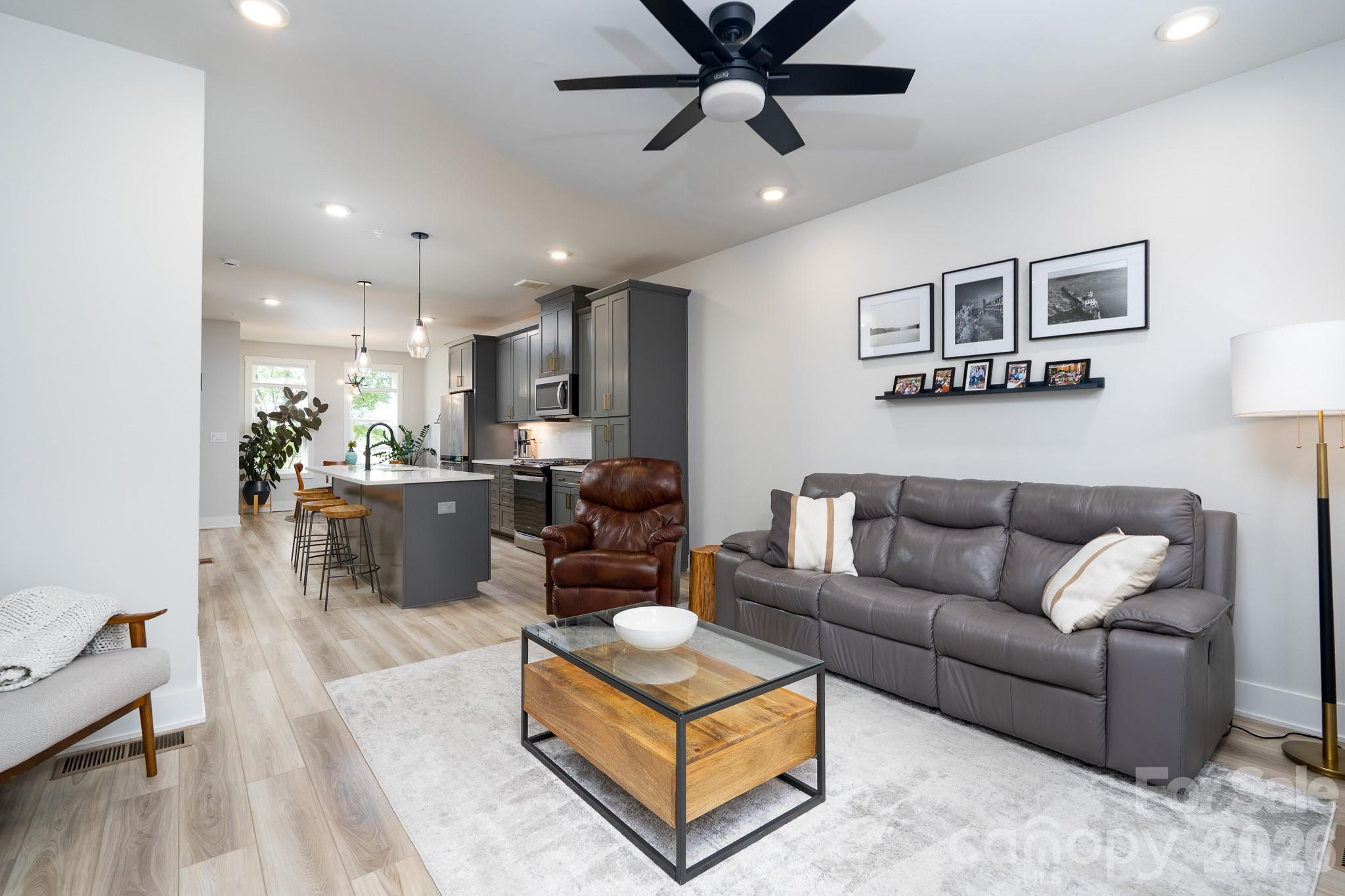 5018 Tiny Lane Property Photo 1