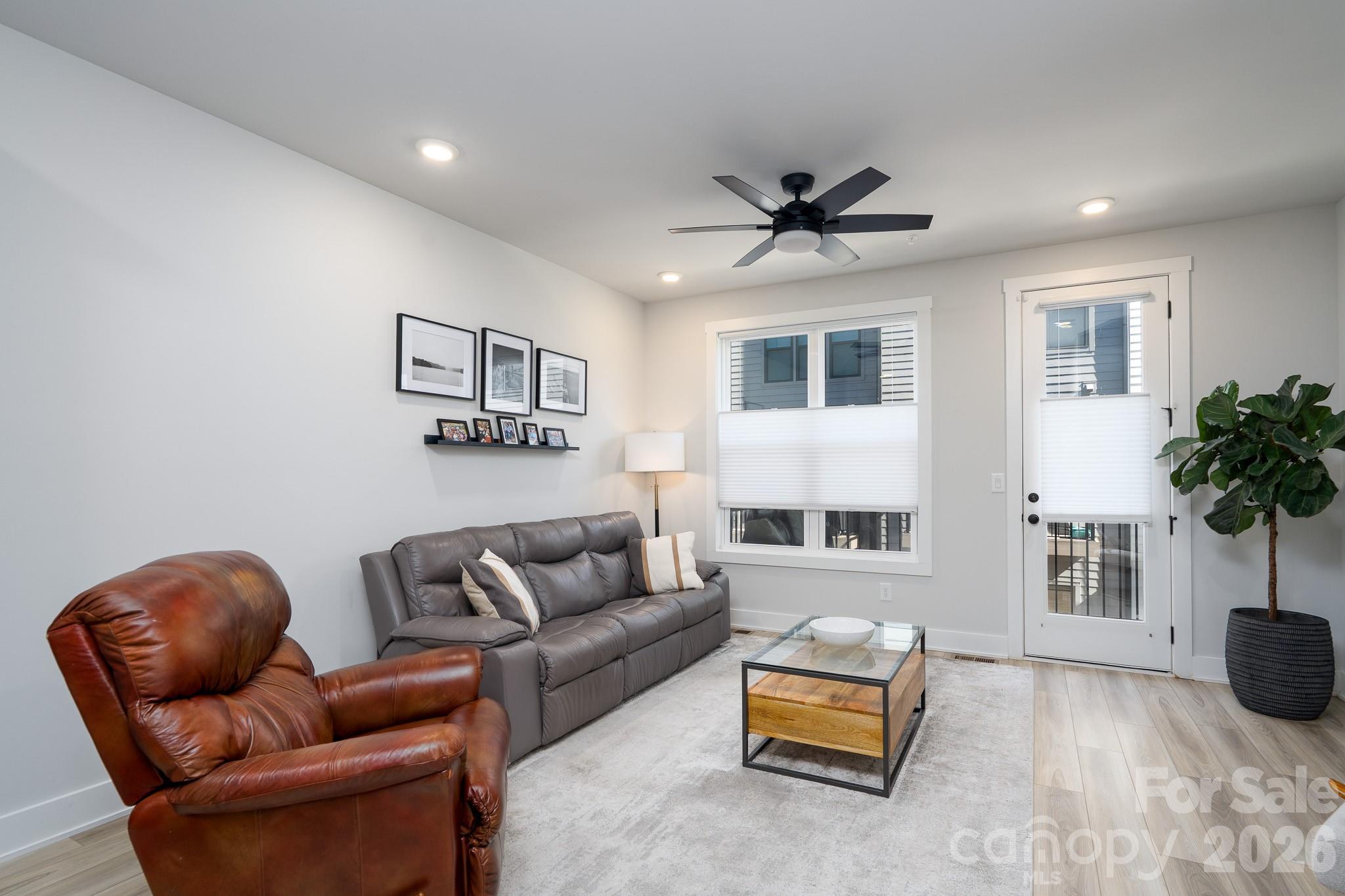 5018 Tiny Lane Property Photo 4