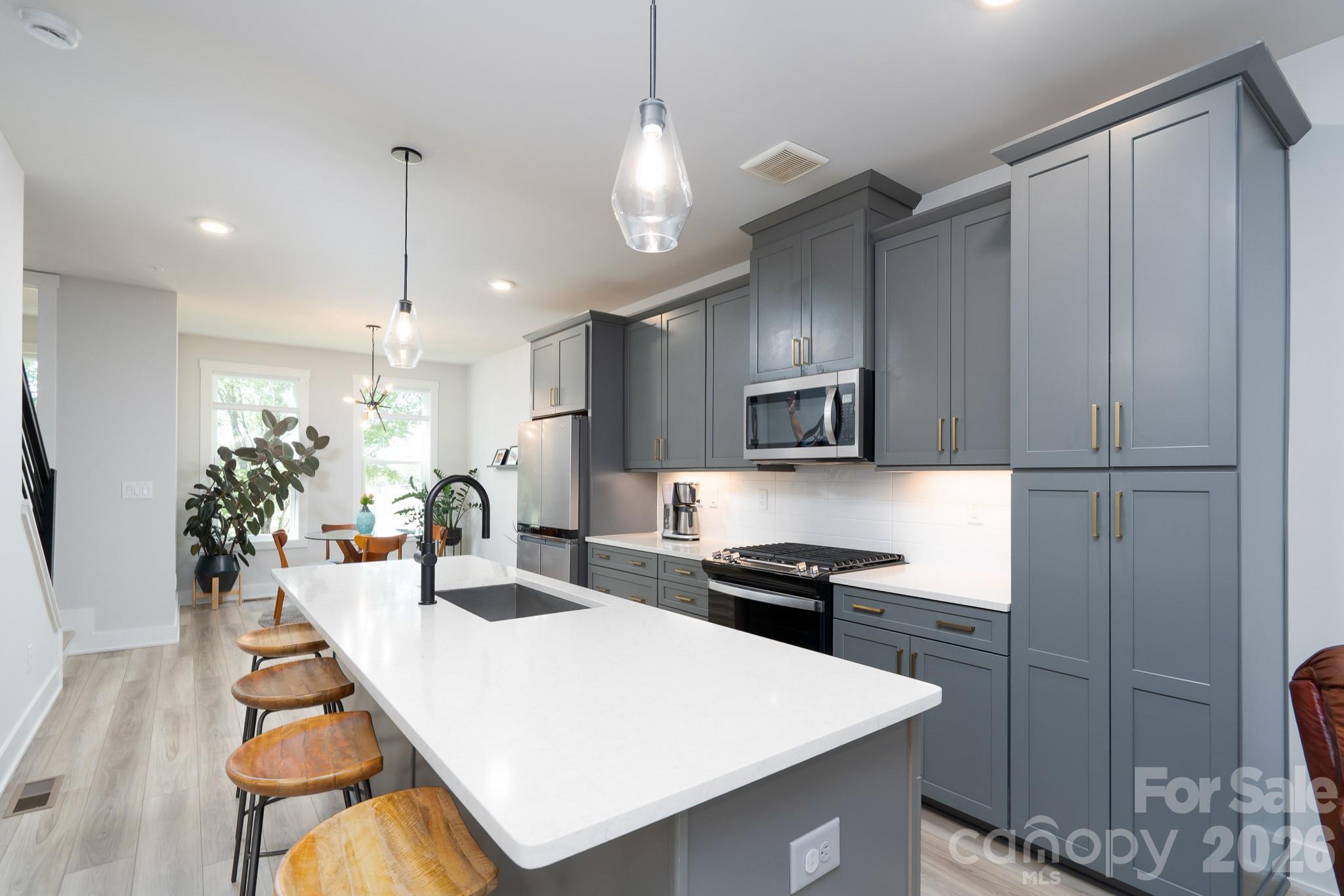 5018 Tiny Lane Property Photo 6