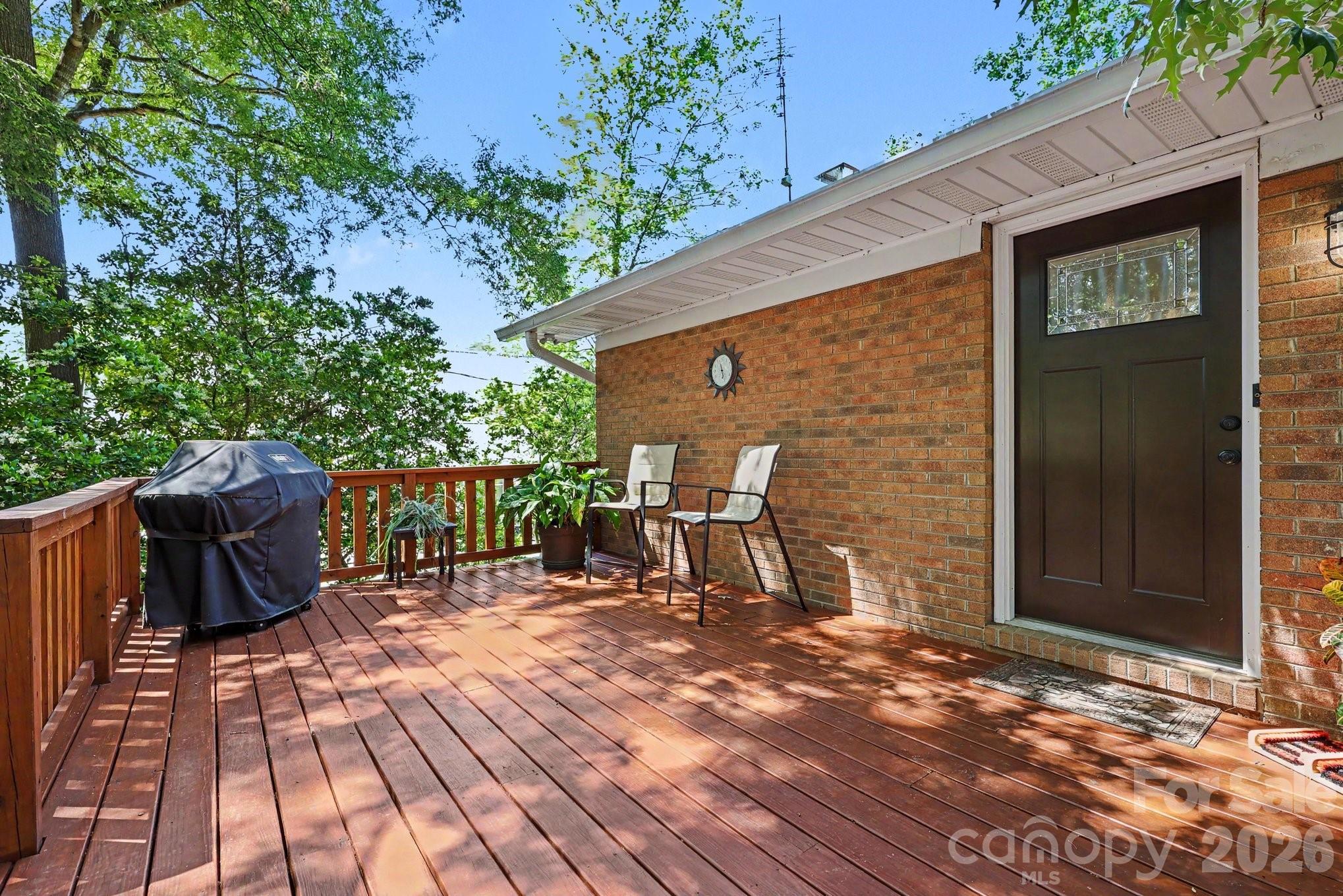 260 Knollwood Drive Property Photo 6