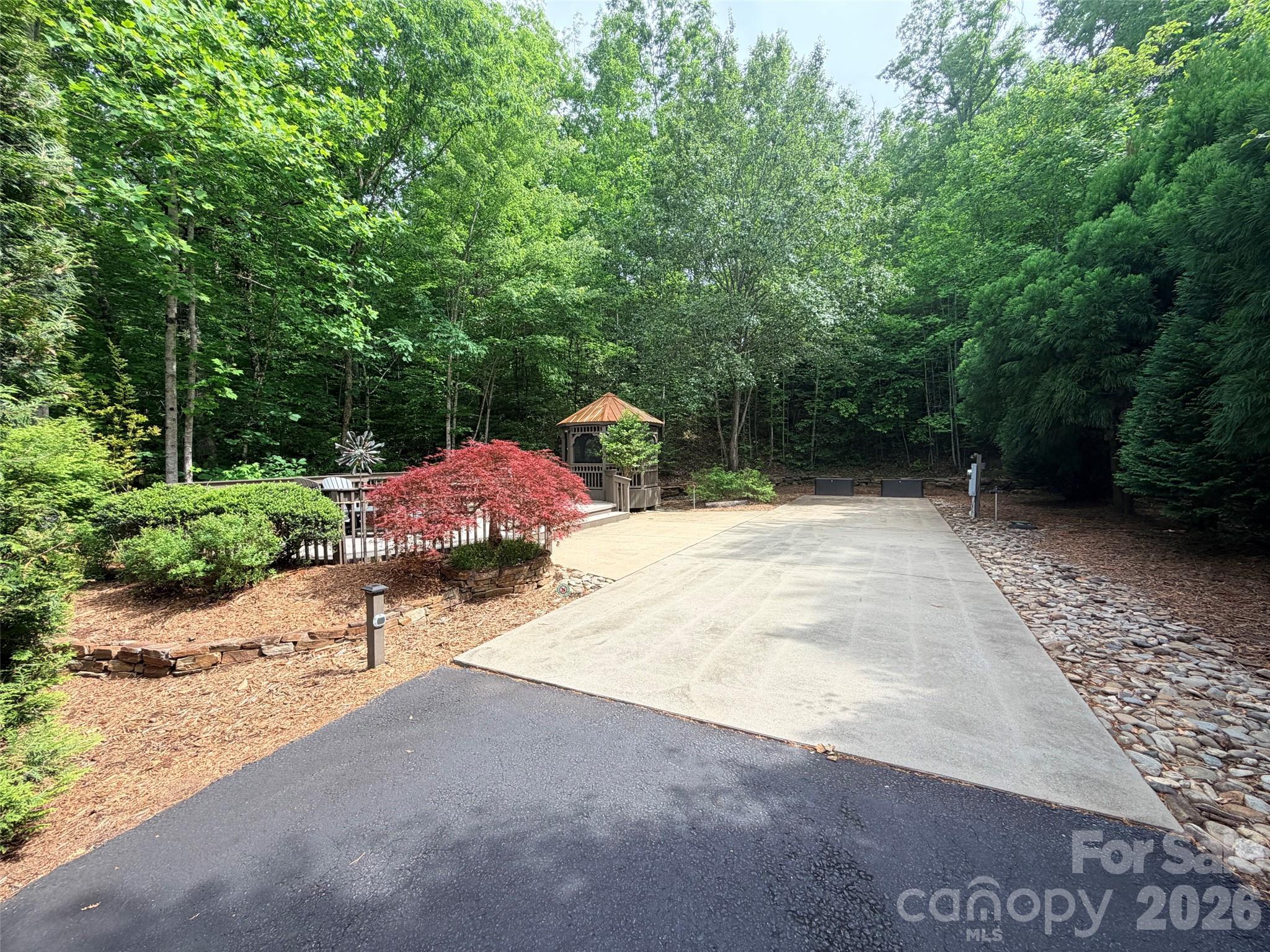 104 Willis Way Property Photo 1