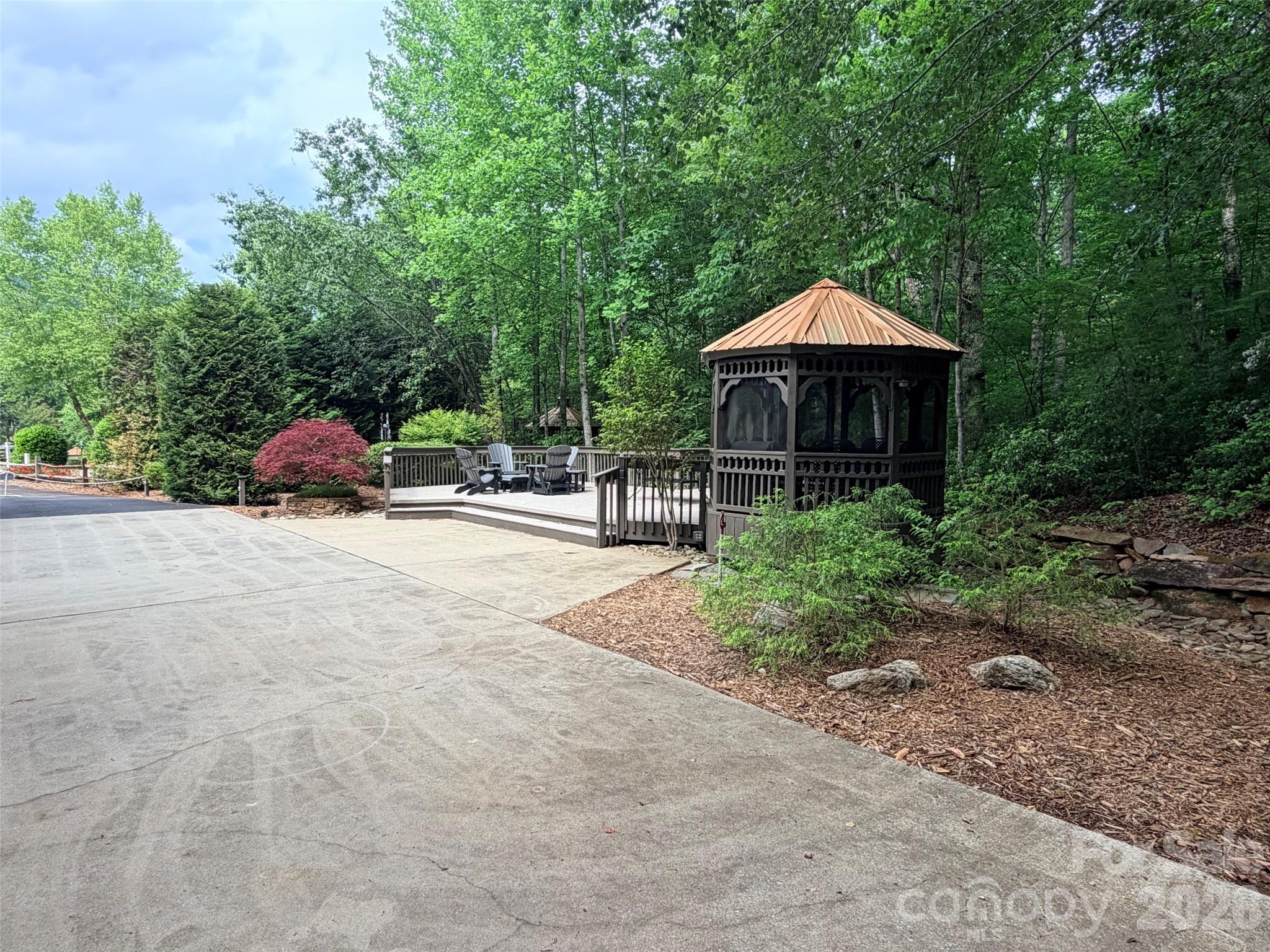 104 Willis Way Property Photo 2