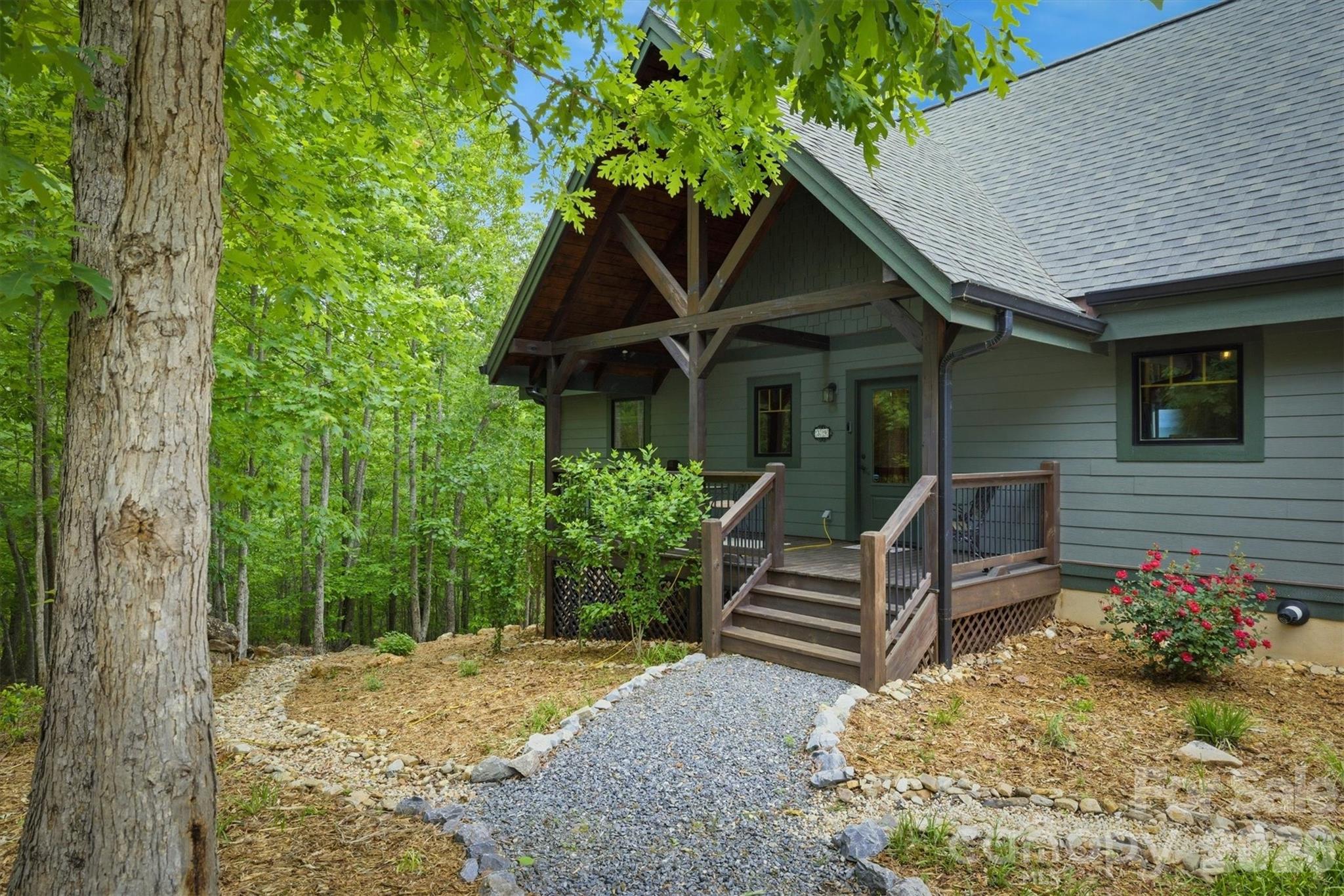 39 Lakeside Path Property Photo 4