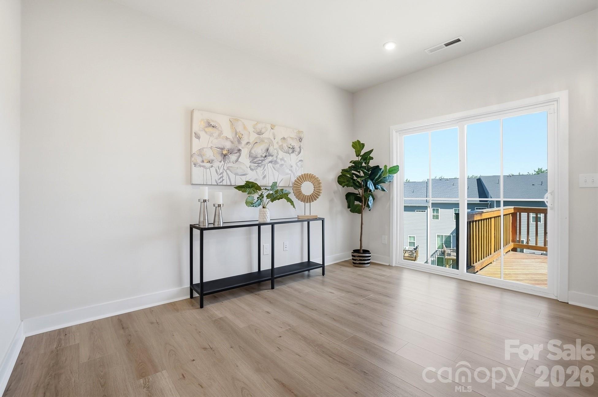 921 Portrush Lane Property Photo 15