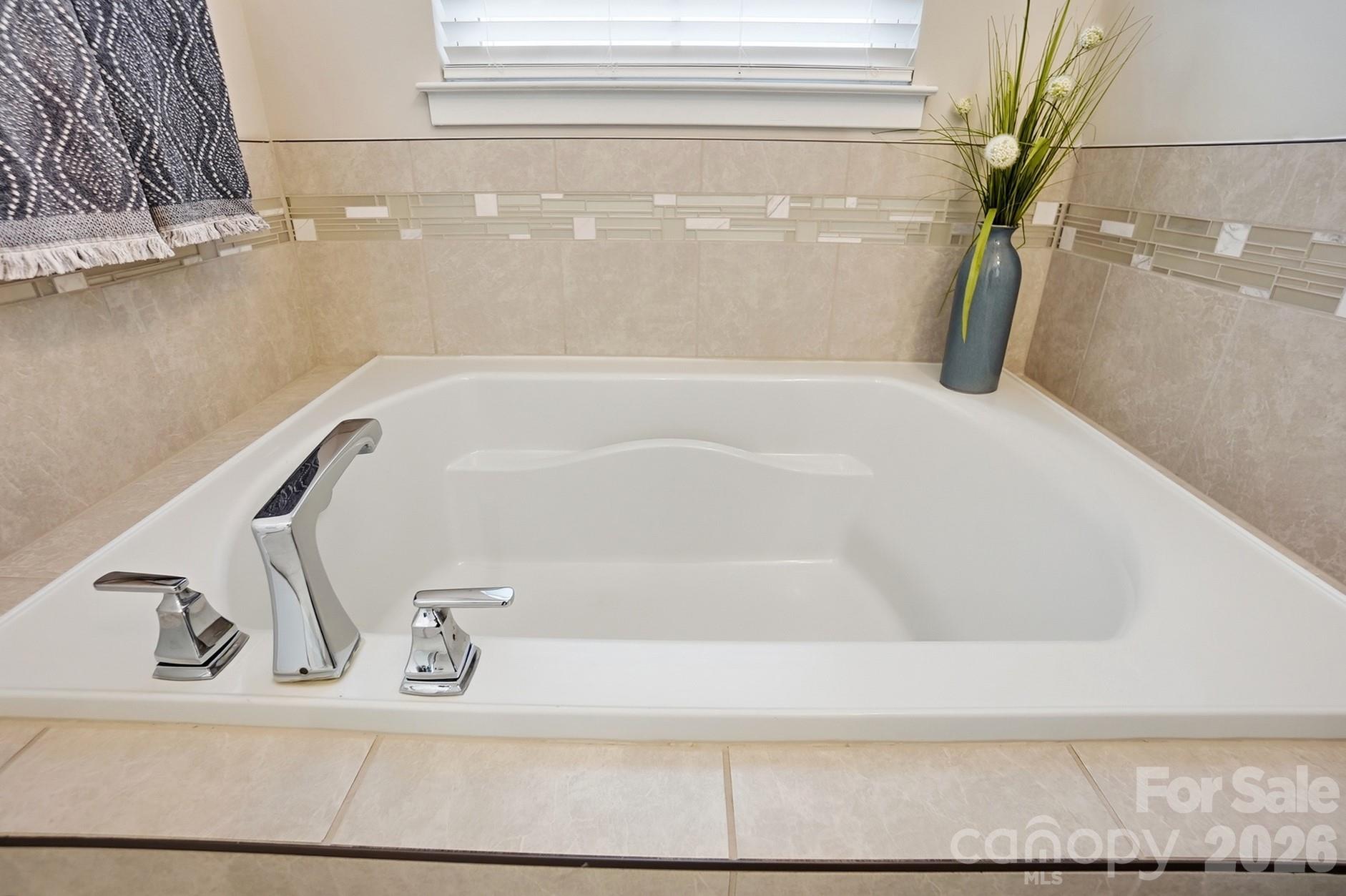 921 Portrush Lane Property Photo 24