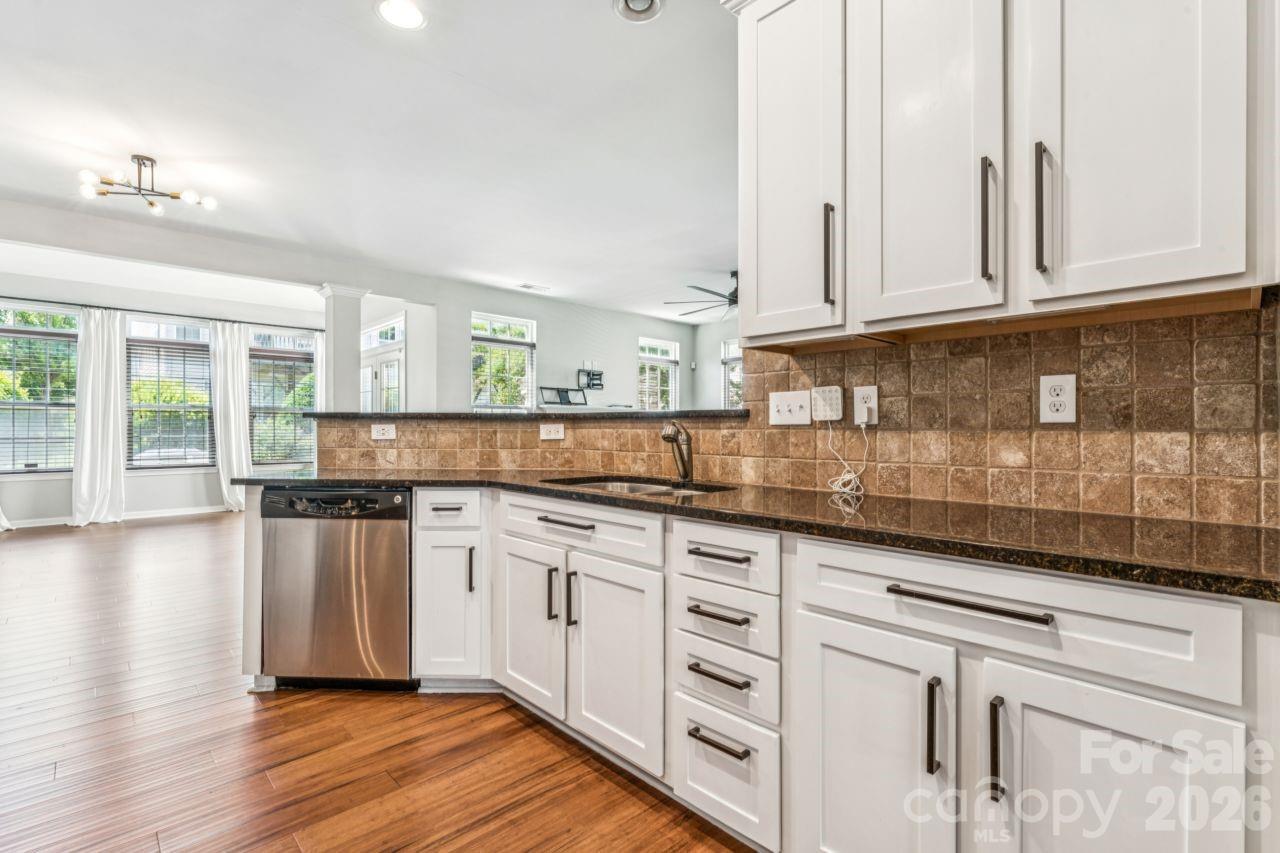 3233 Park South Station Boulevard Property Photo 9