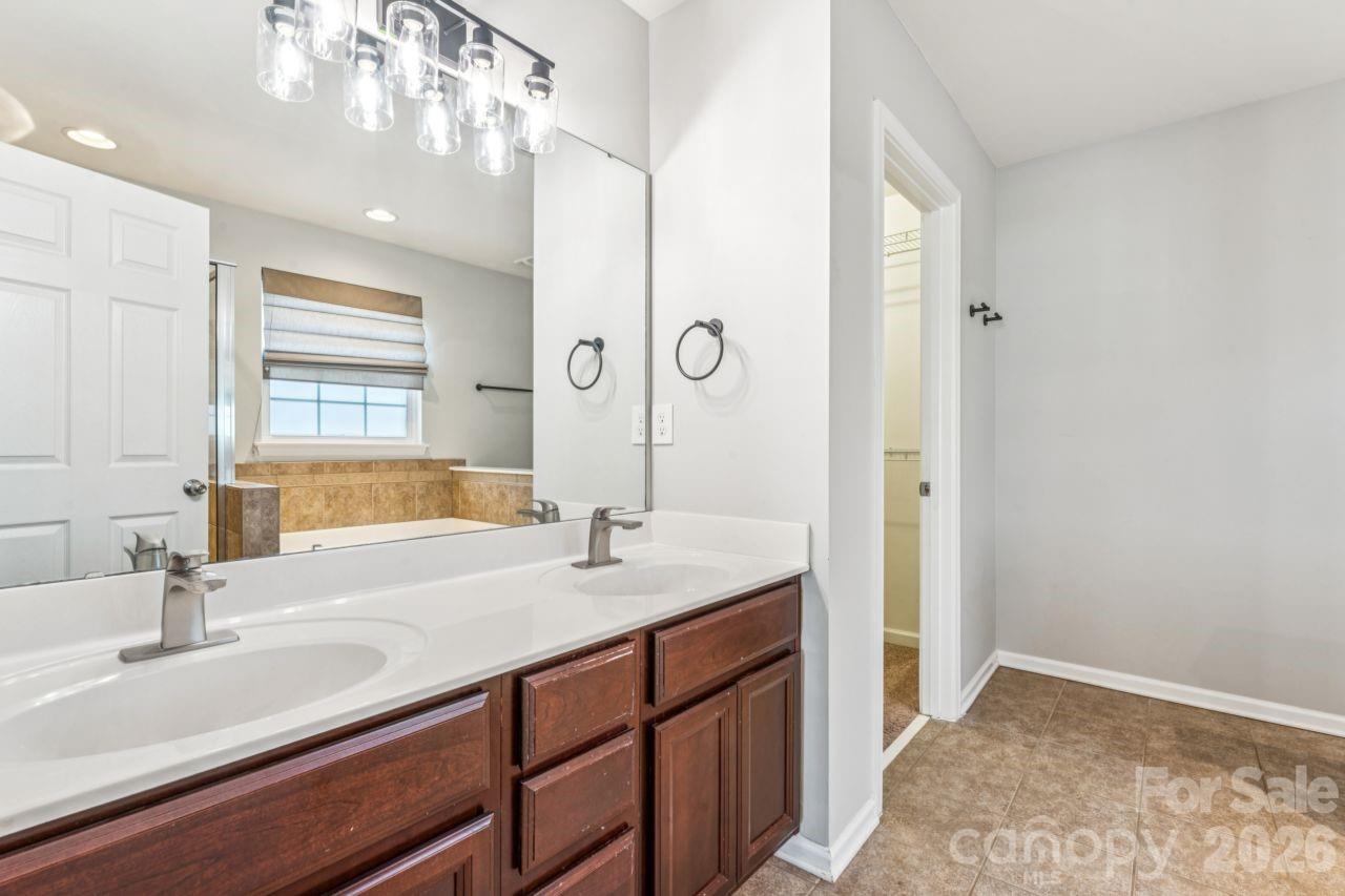 3233 Park South Station Boulevard Property Photo 22