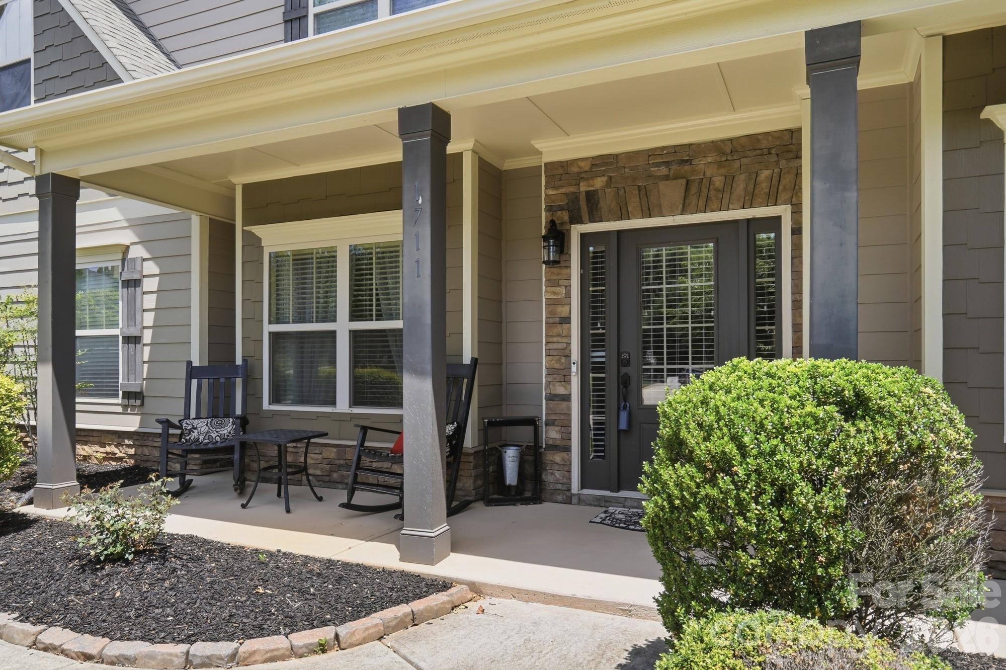 1711 Laurel Hill Drive Property Photo 4