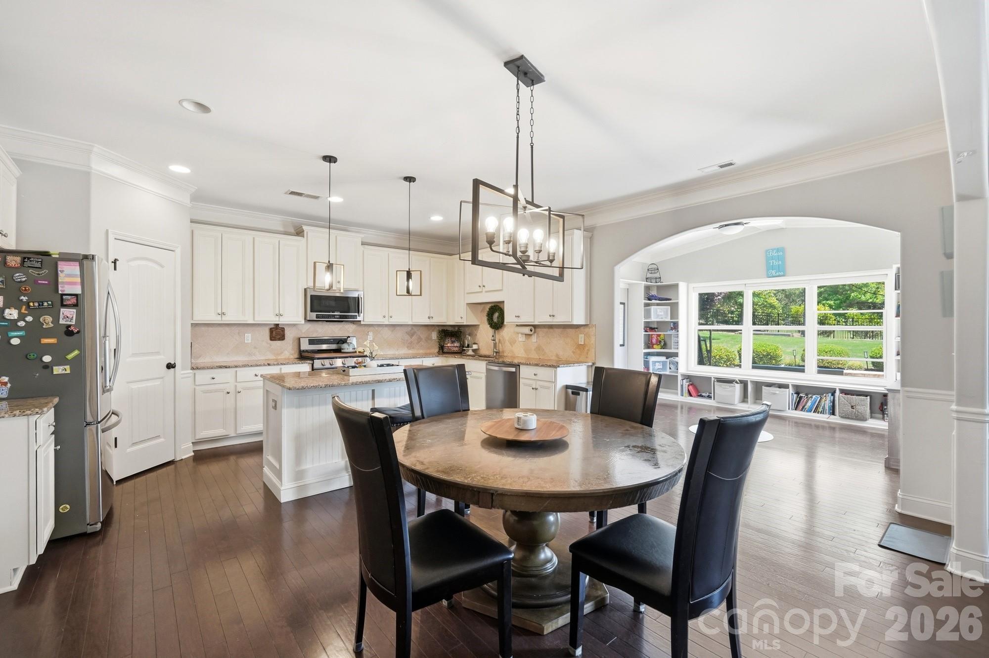 1711 Laurel Hill Drive Property Photo 8