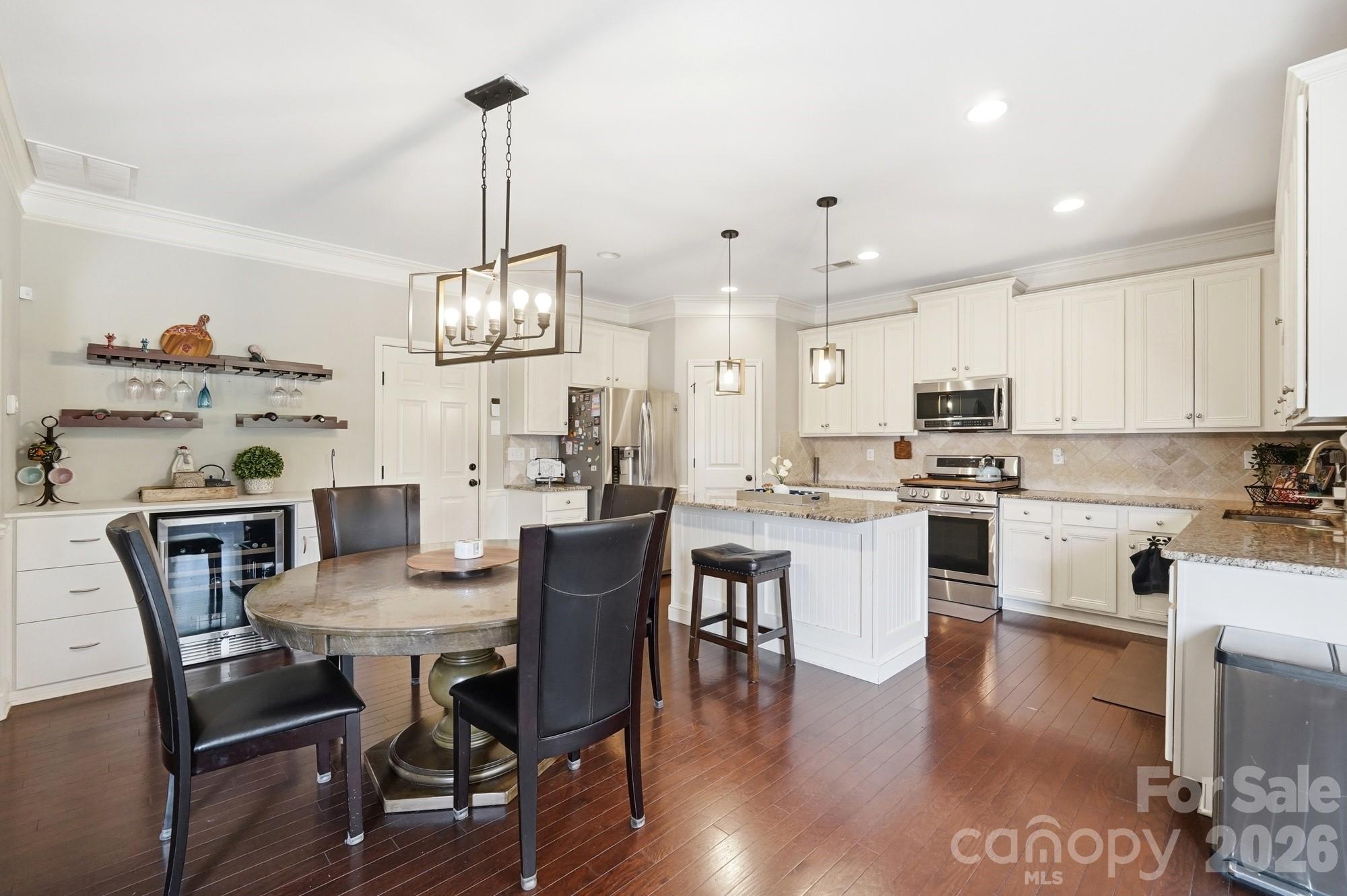 1711 Laurel Hill Drive Property Photo 9