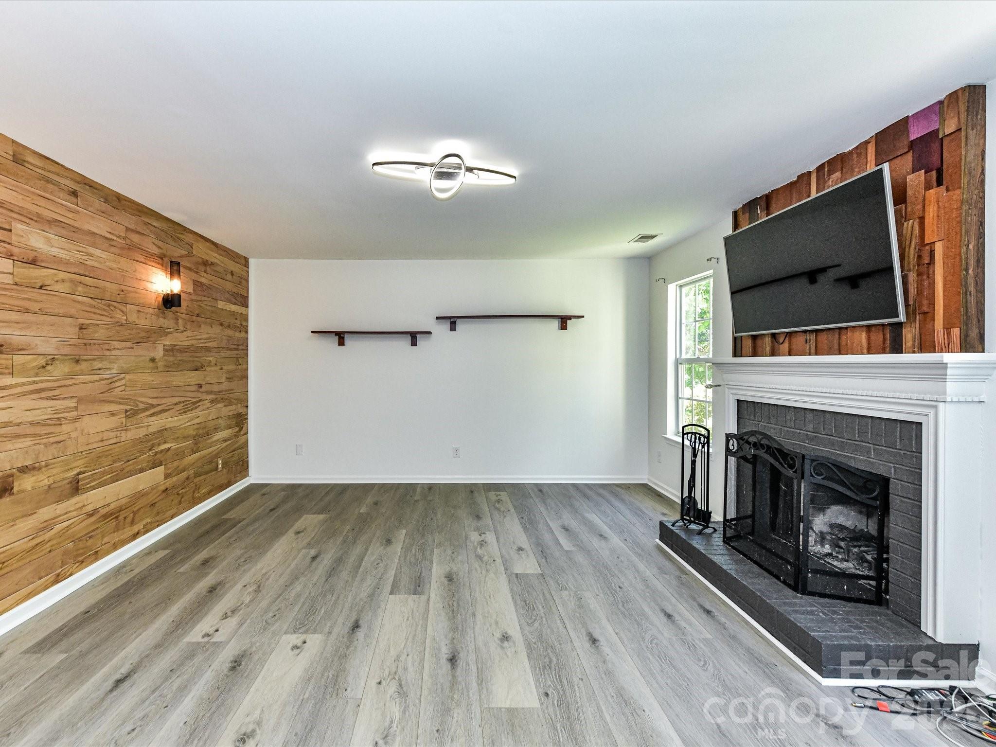 7512 Henderson Park Road Property Photo 13