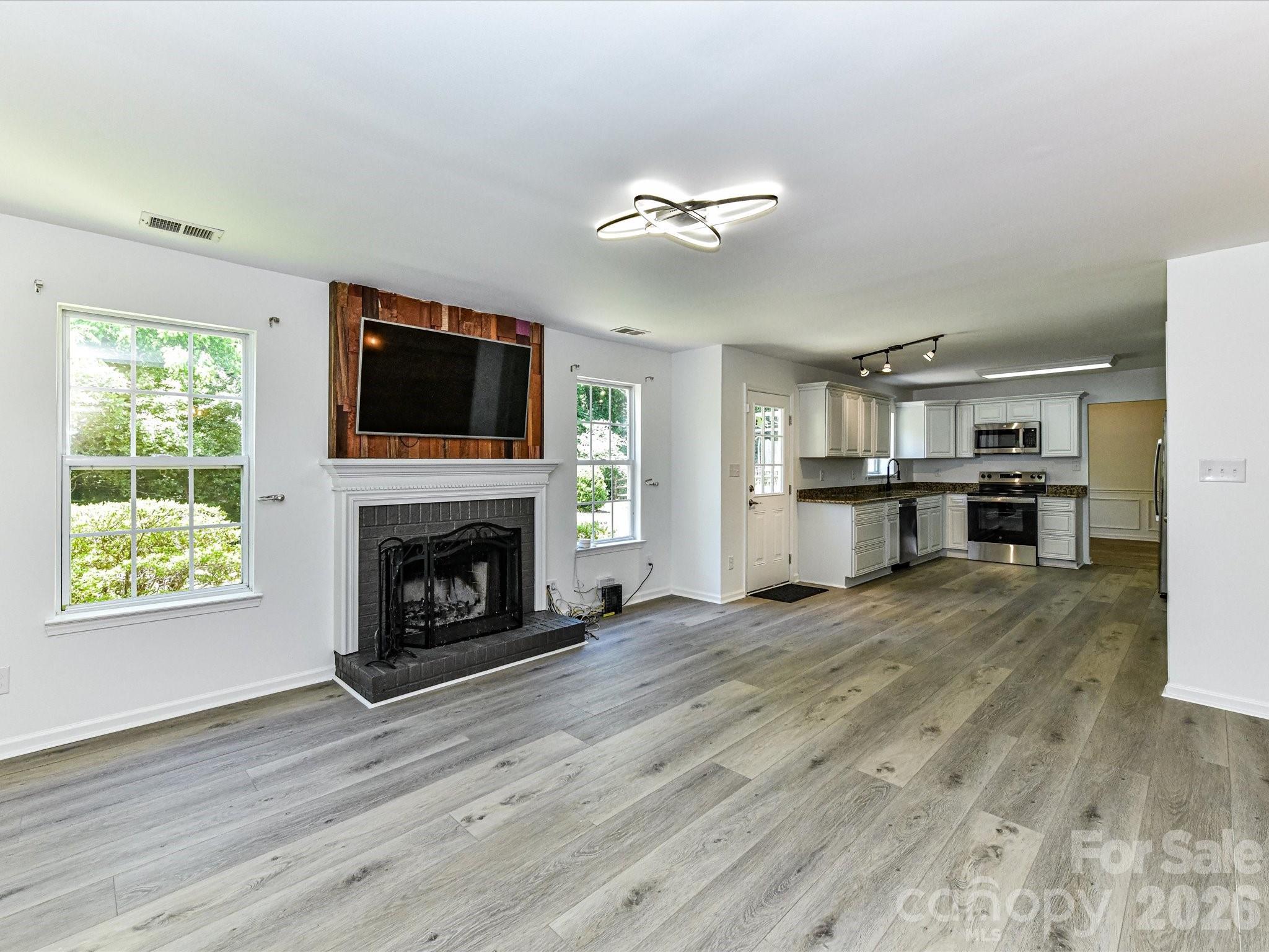 7512 Henderson Park Road Property Photo 14