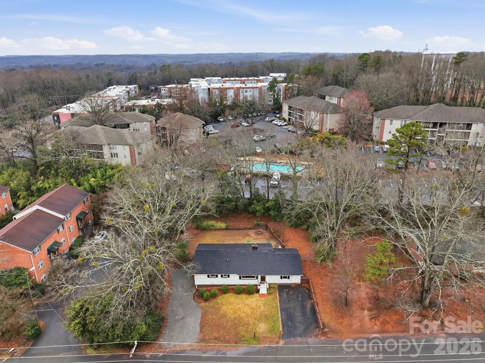 105 College Heights Boulevard Property Photo 2