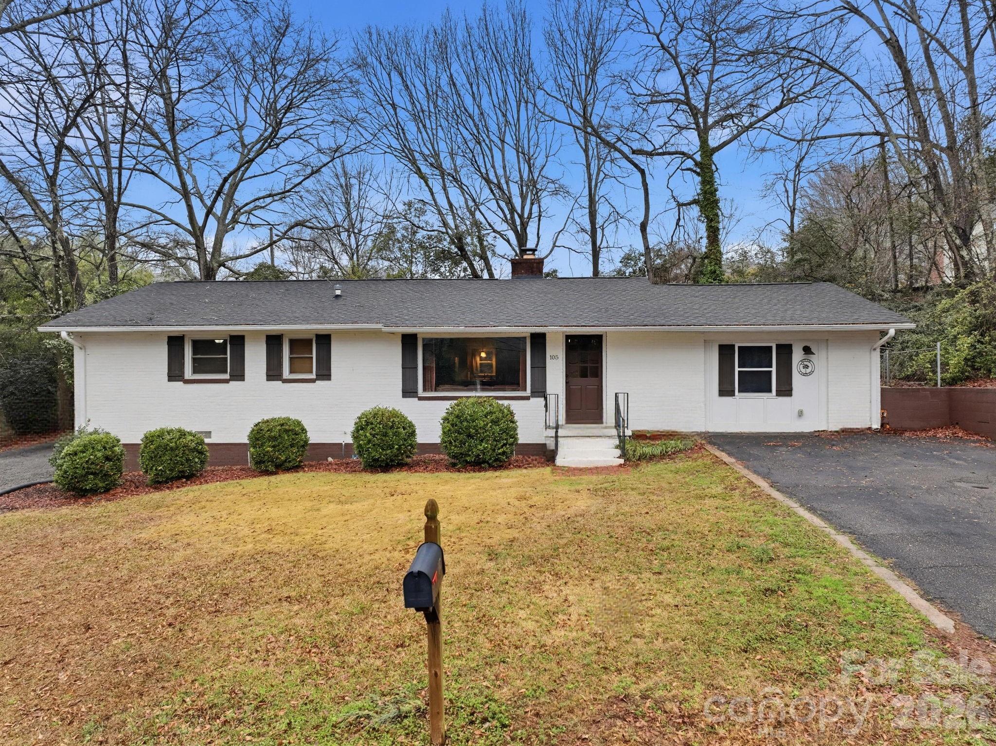 105 College Heights Boulevard Property Photo 3