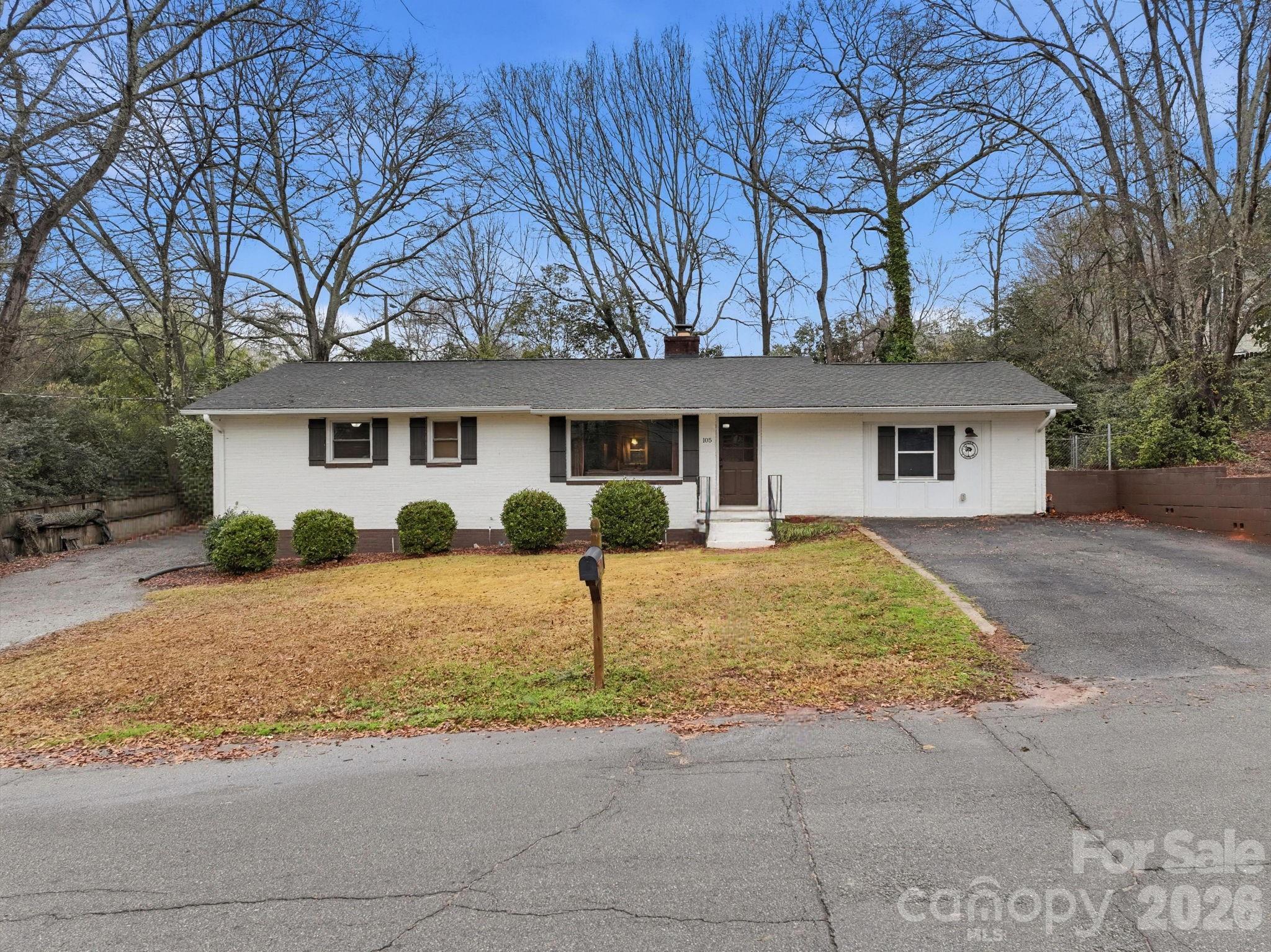 105 College Heights Boulevard Property Photo 4