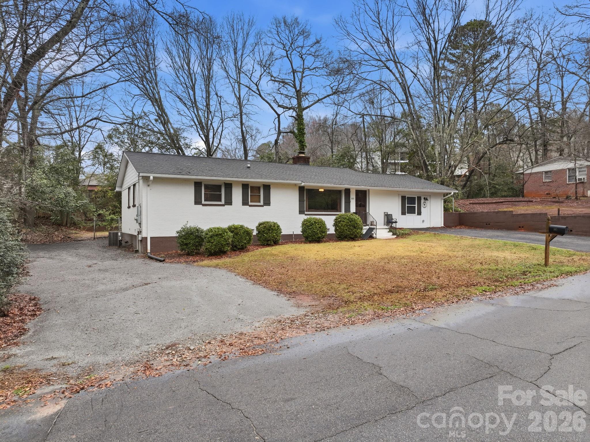 105 College Heights Boulevard Property Photo 5