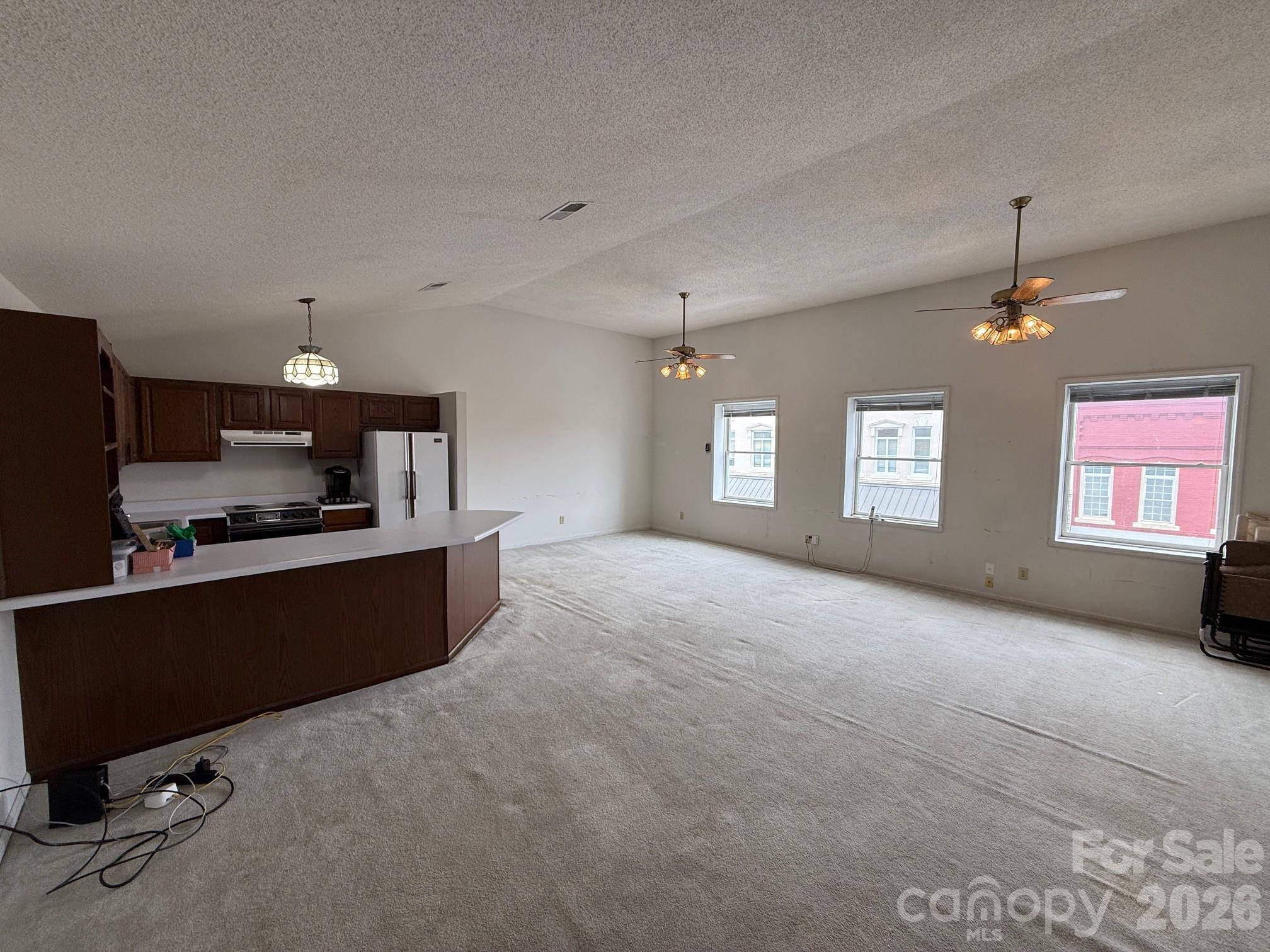 112 E Wade Street Property Photo 5