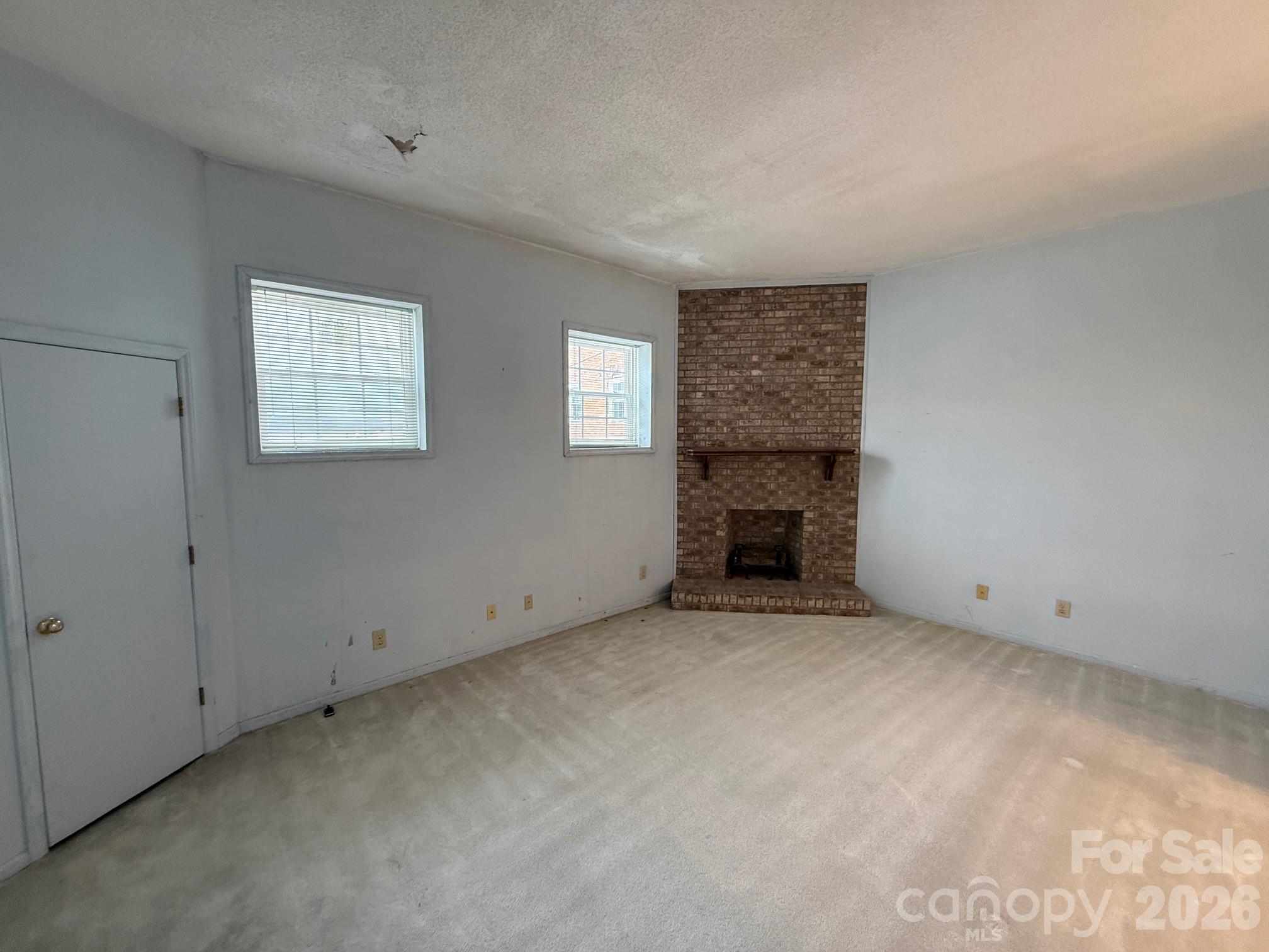 112 E Wade Street Property Photo 9