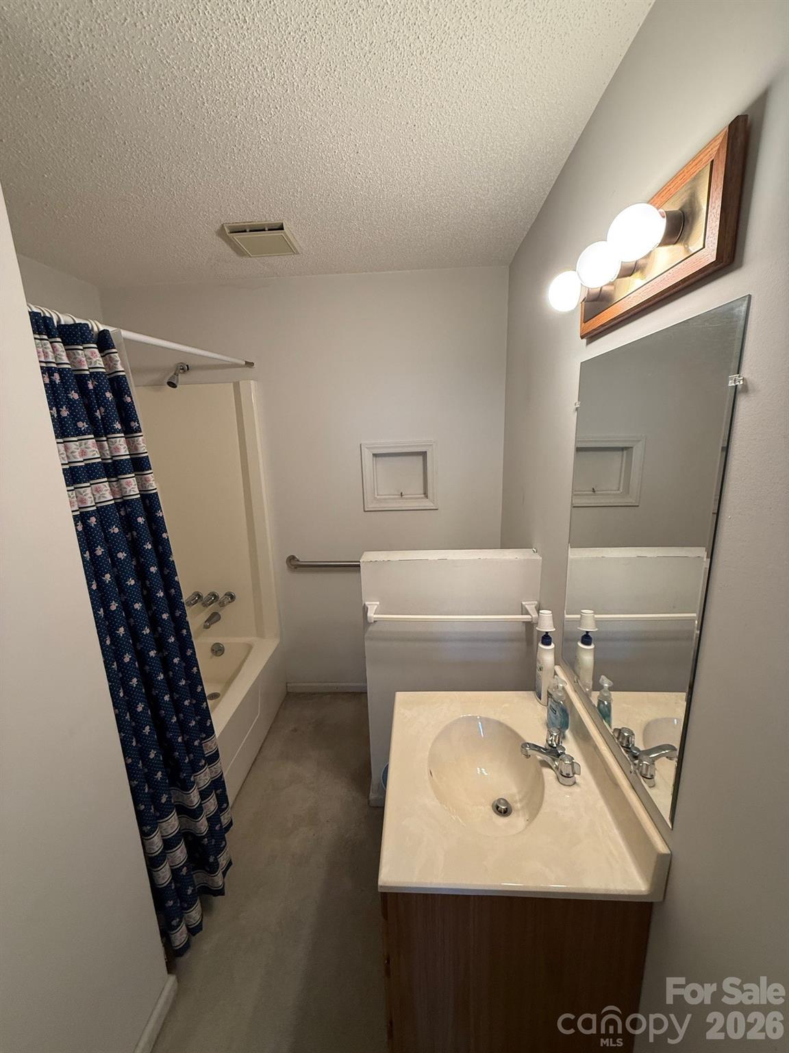 112 E Wade Street Property Photo 11