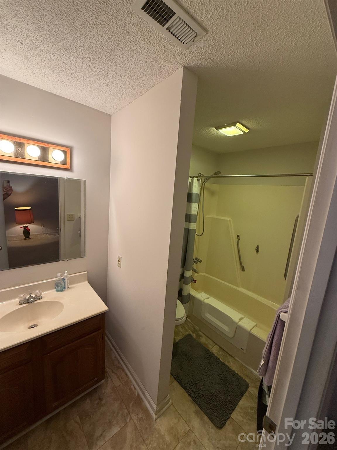 112 E Wade Street Property Photo 15