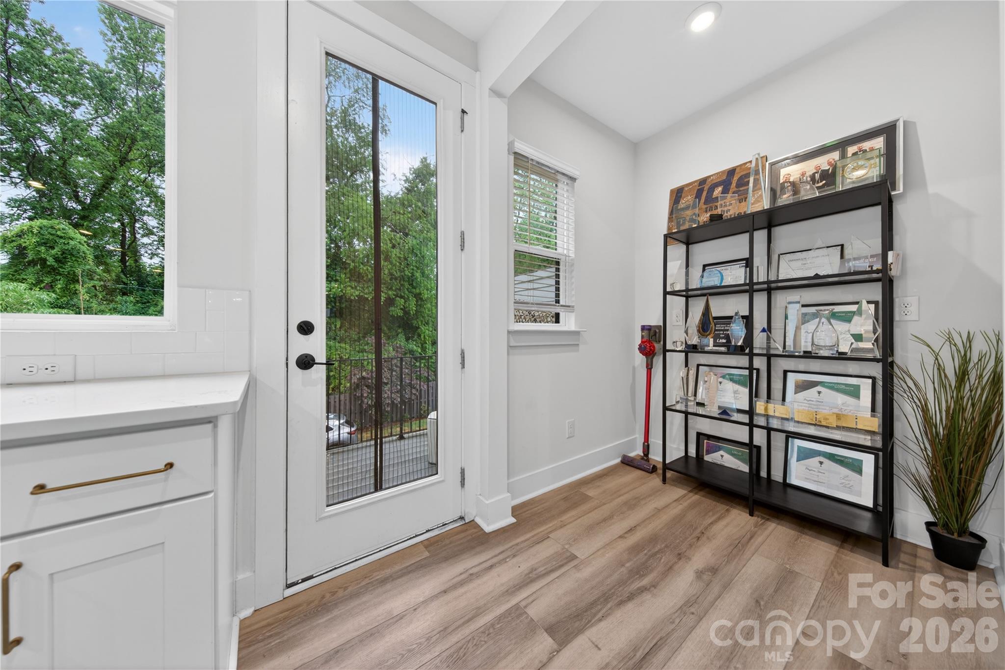 4033 Polluck Way Property Photo 11