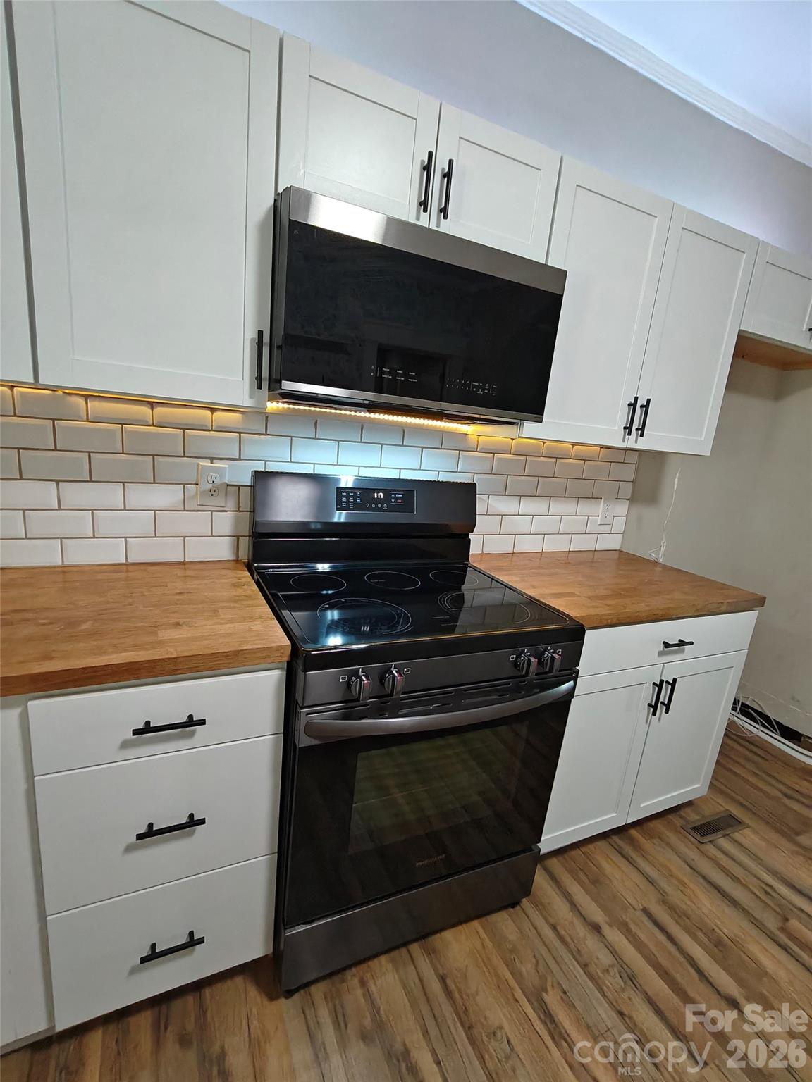 208 Heilig Avenue Property Photo 9