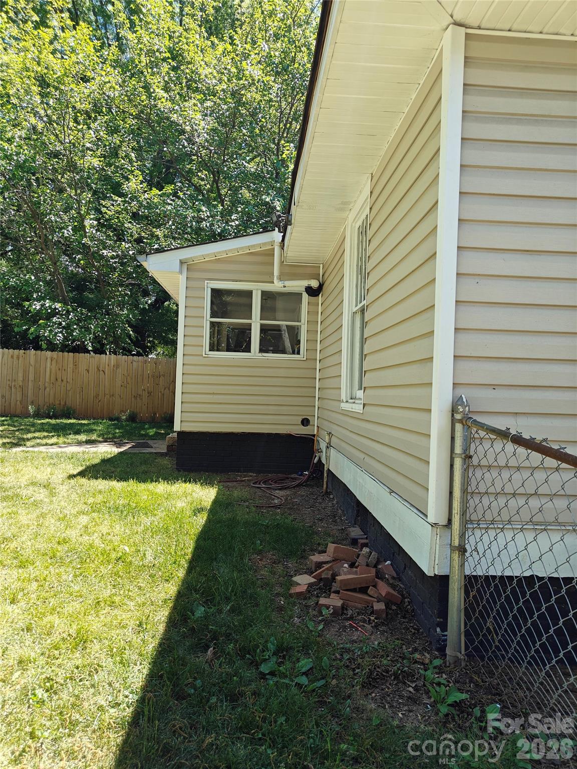 208 Heilig Avenue Property Photo 23