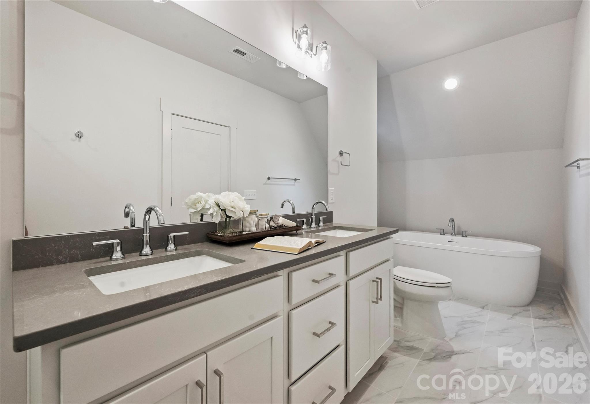 201 Coxe Avenue Property Photo 9