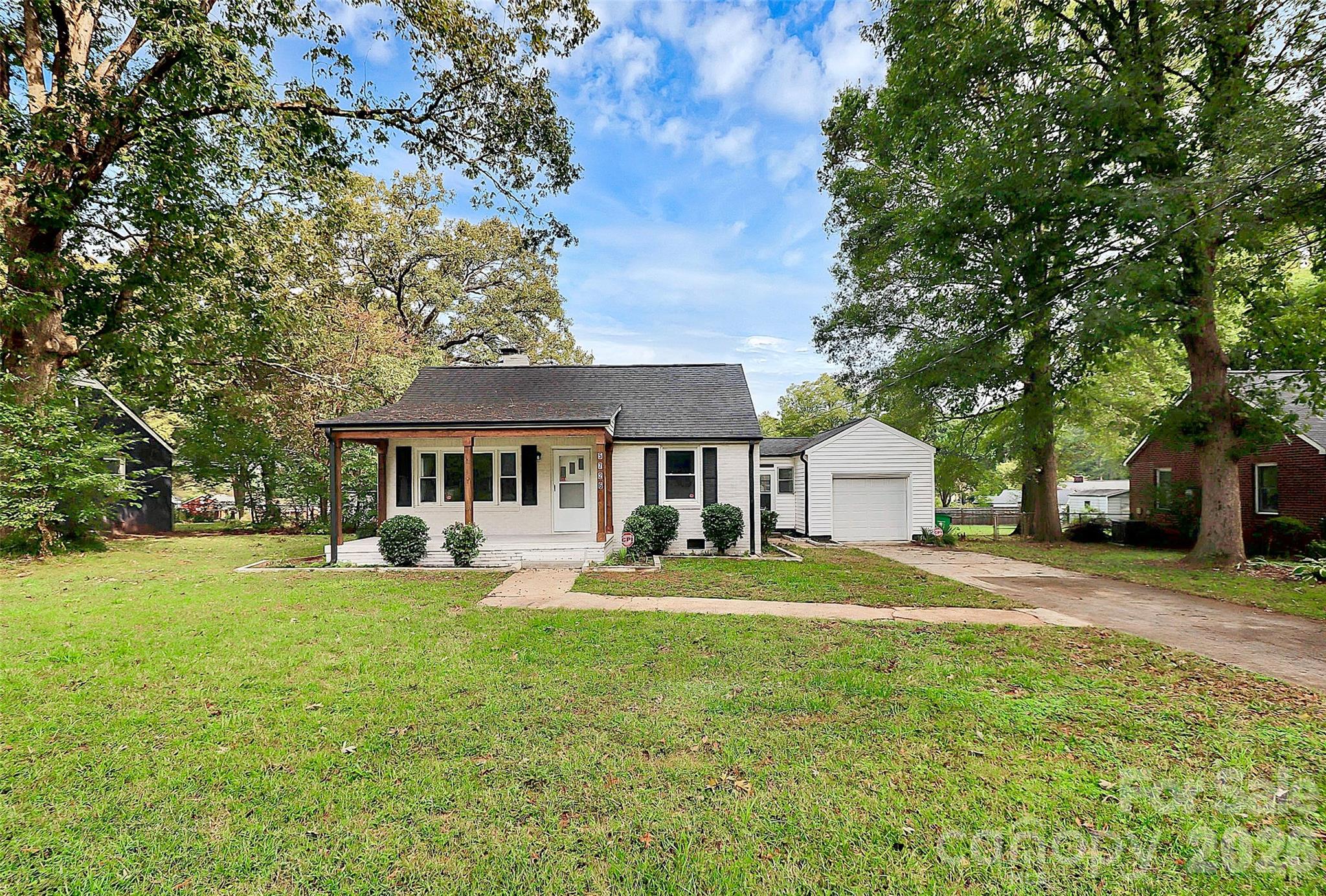 5726 Oak Drive Property Photo 3