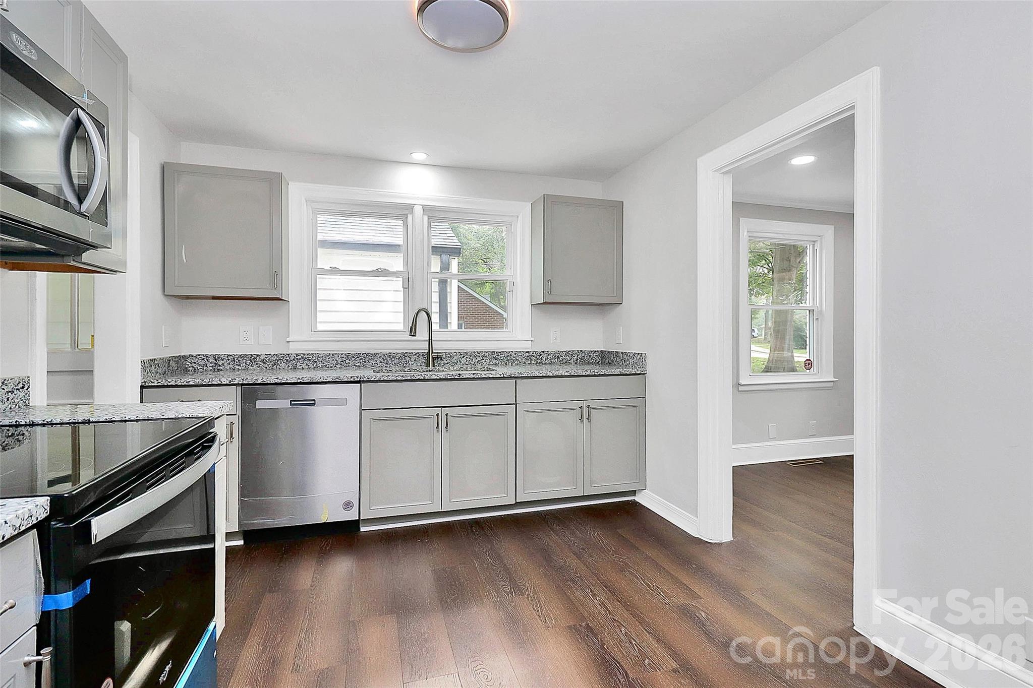 5726 Oak Drive Property Photo 7