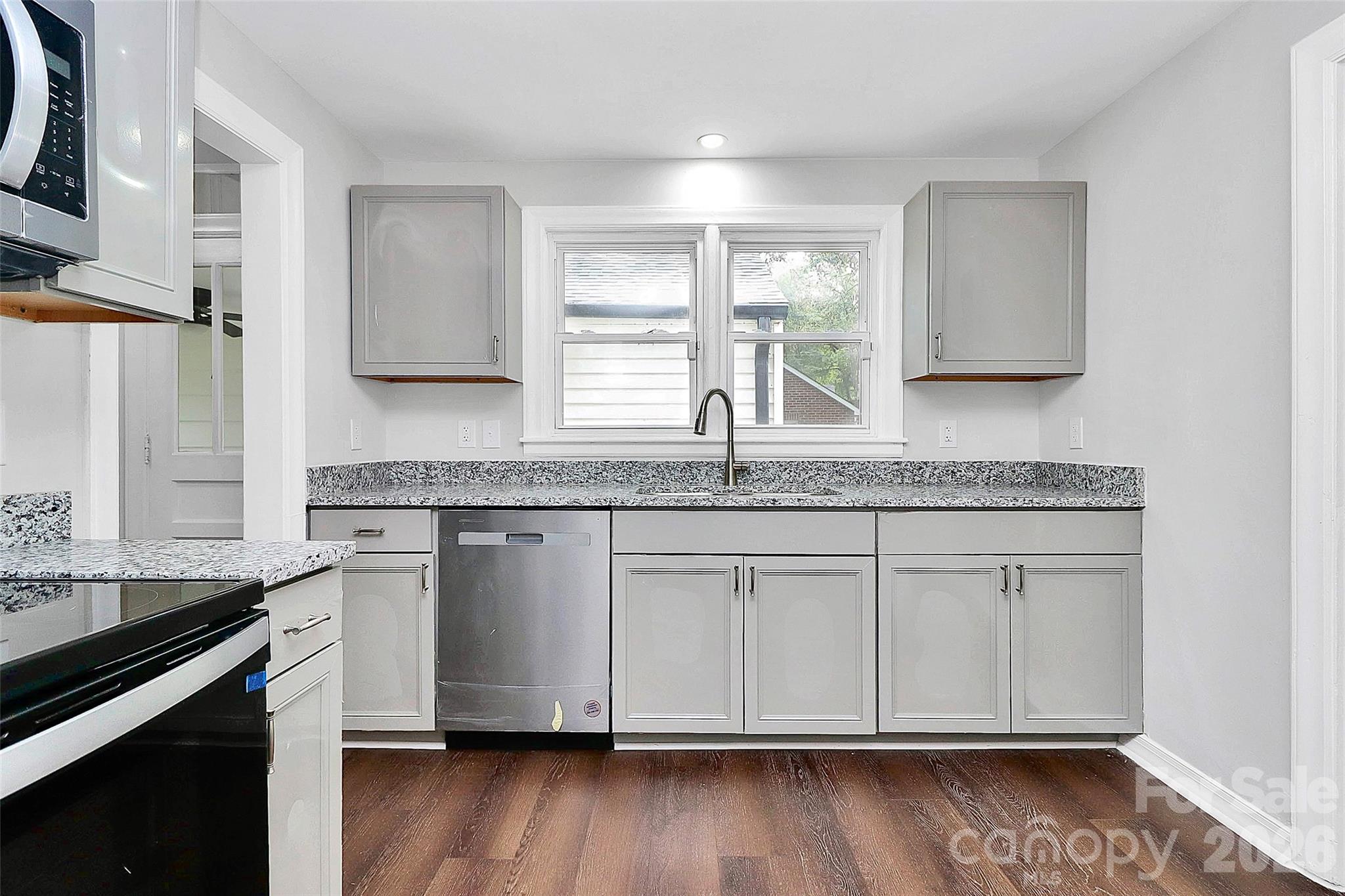 5726 Oak Drive Property Photo 8