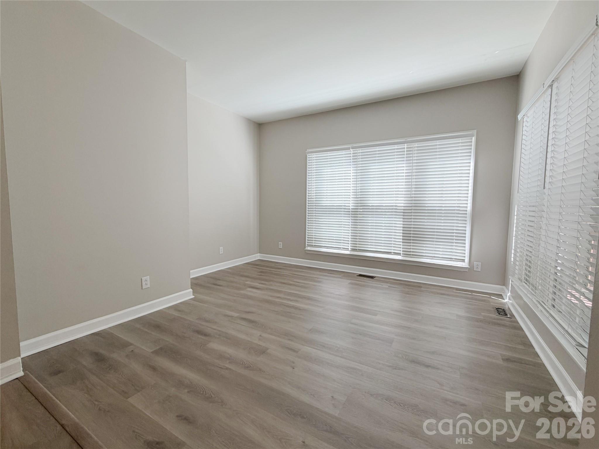 6000 Hunter Lane Property Photo 18