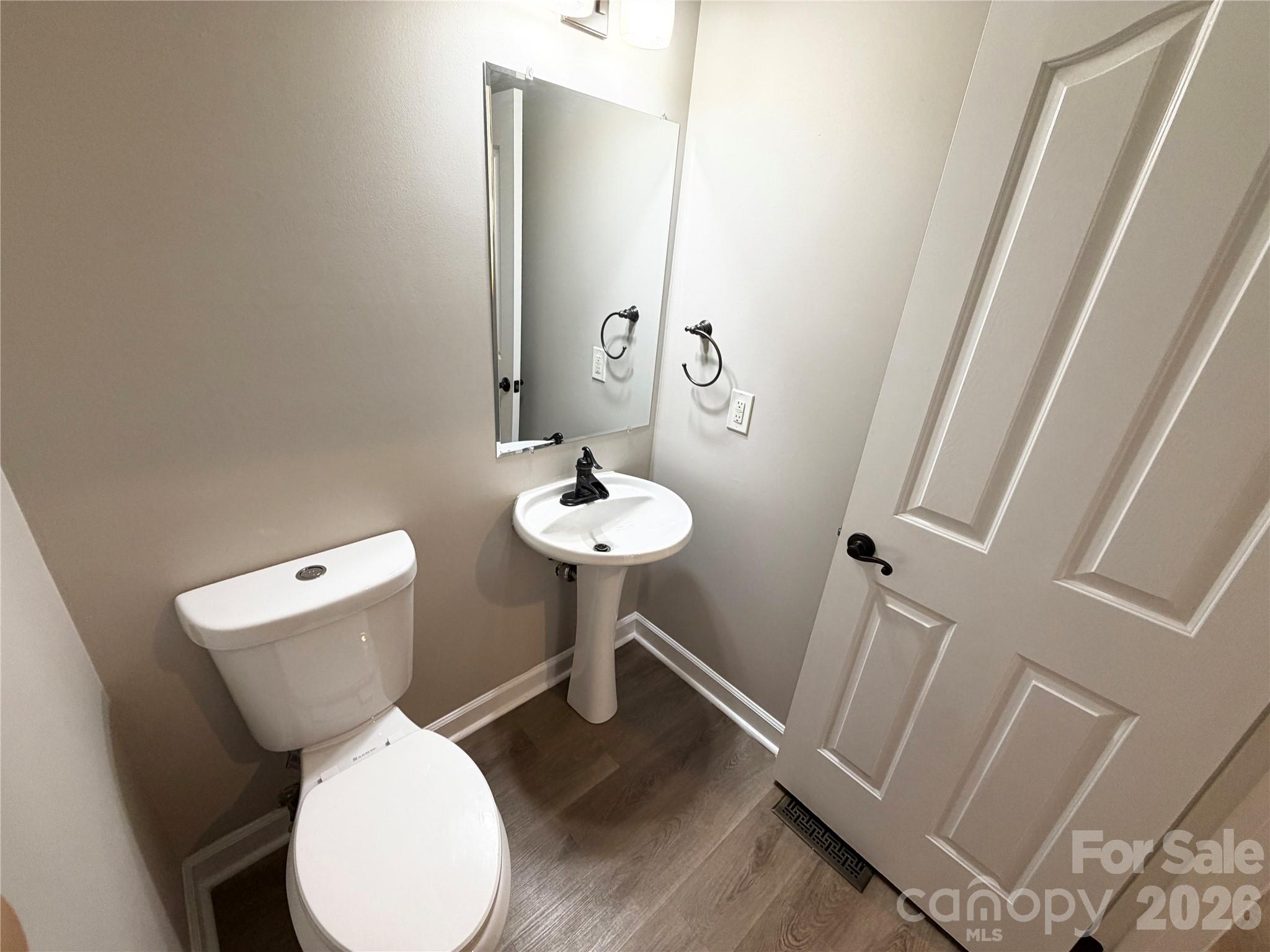6000 Hunter Lane Property Photo 21
