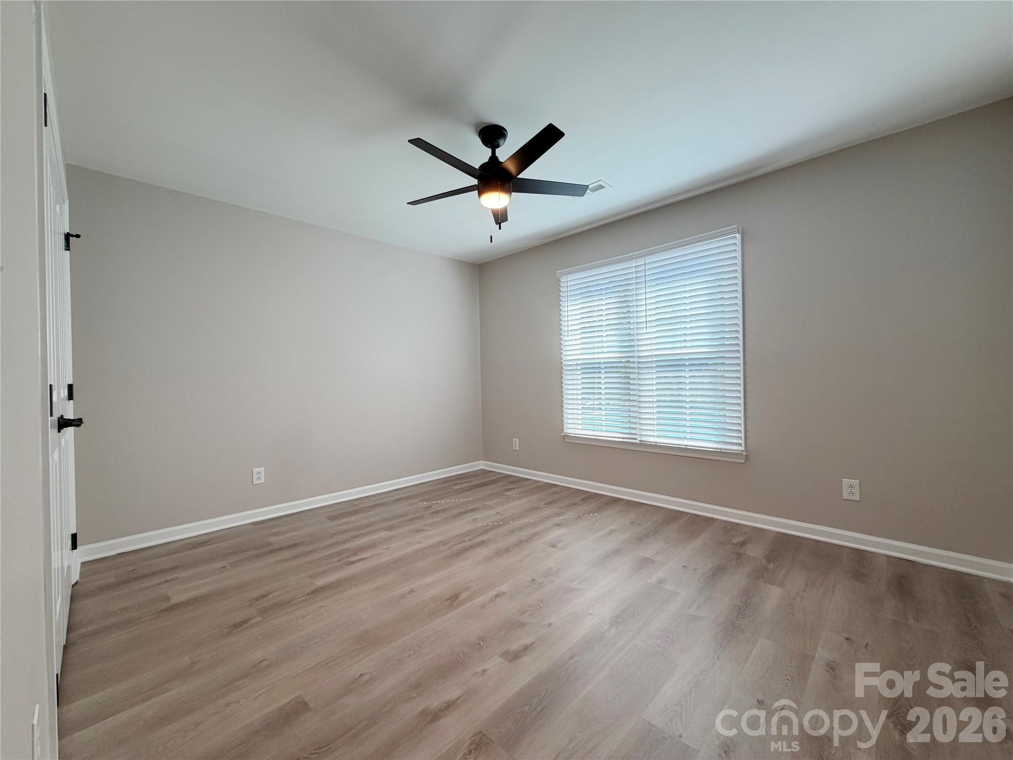 6000 Hunter Lane Property Photo 32