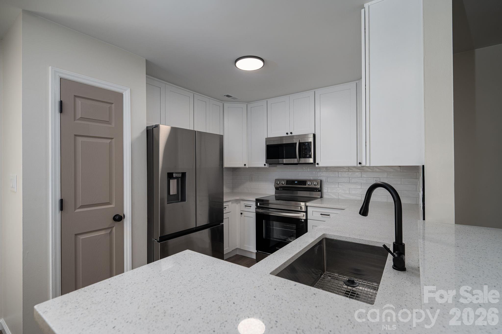 3119 Mintleaf Drive Property Photo 14