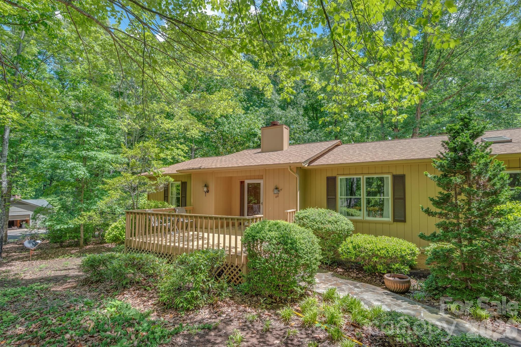66 Oakwood Lane Property Photo 3