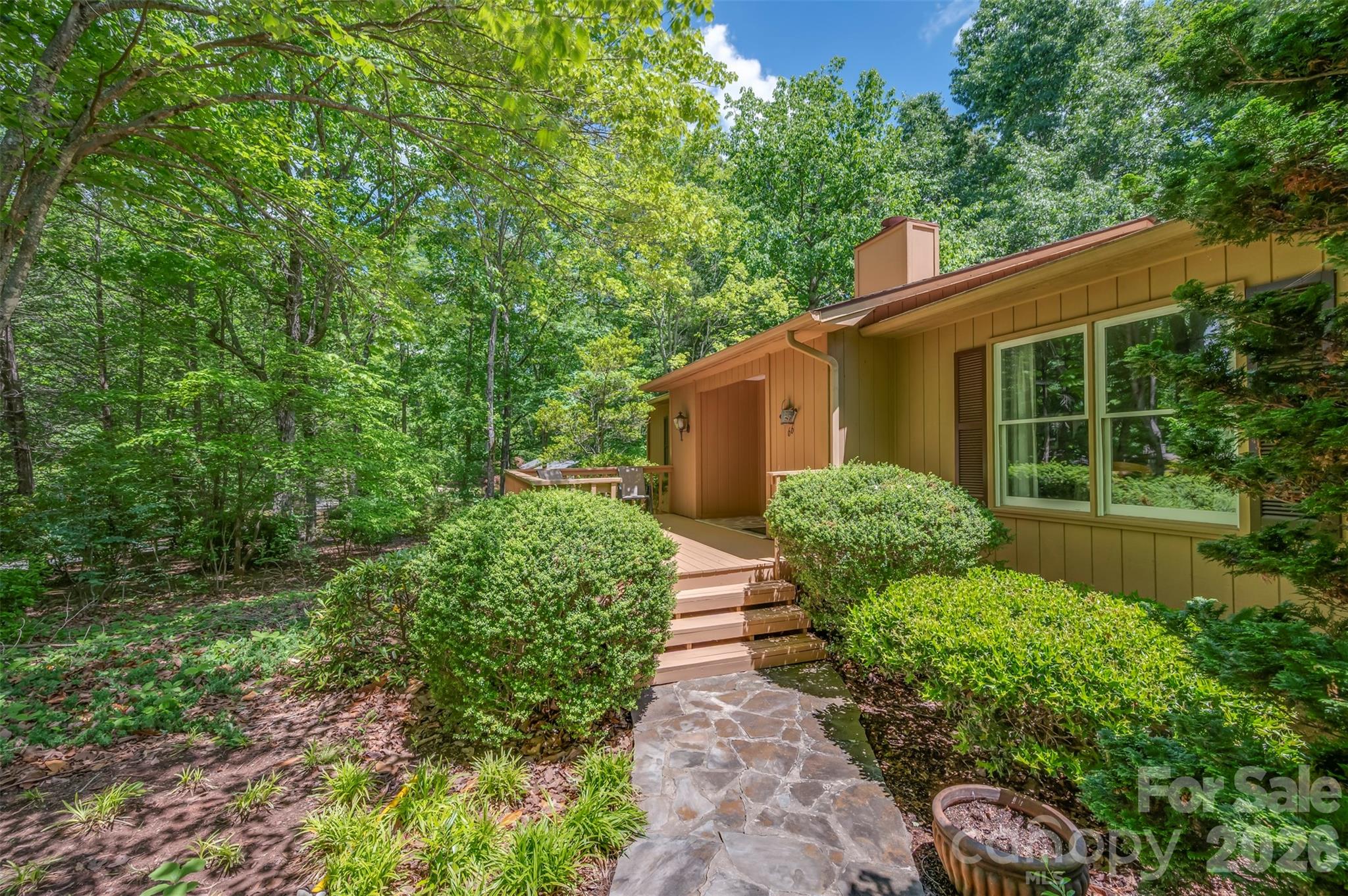 66 Oakwood Lane Property Photo 5